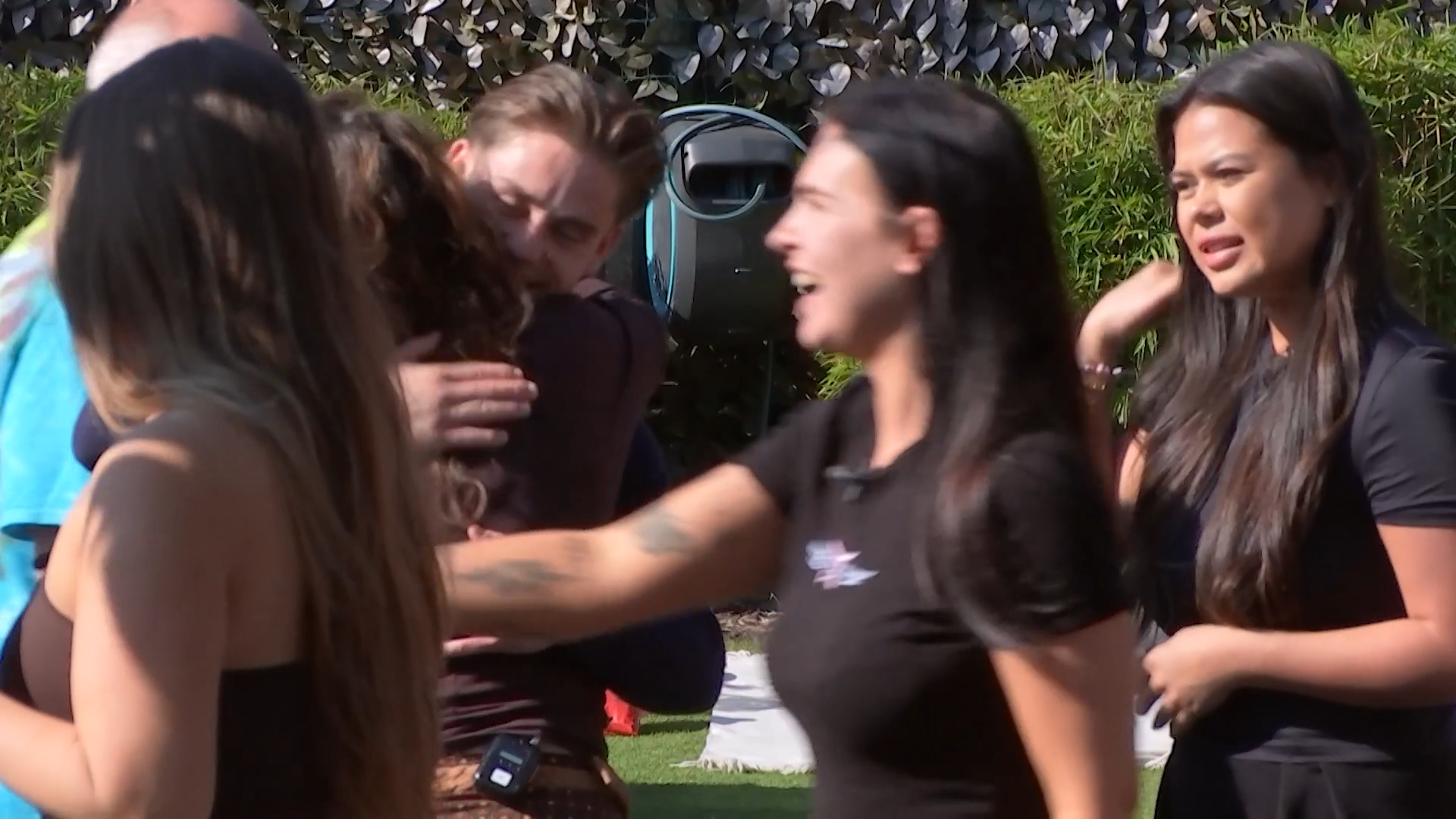 De Bondgenoten: Robert wordt aangesproken door de moeder van Salar: 'Denk aan jezelf'