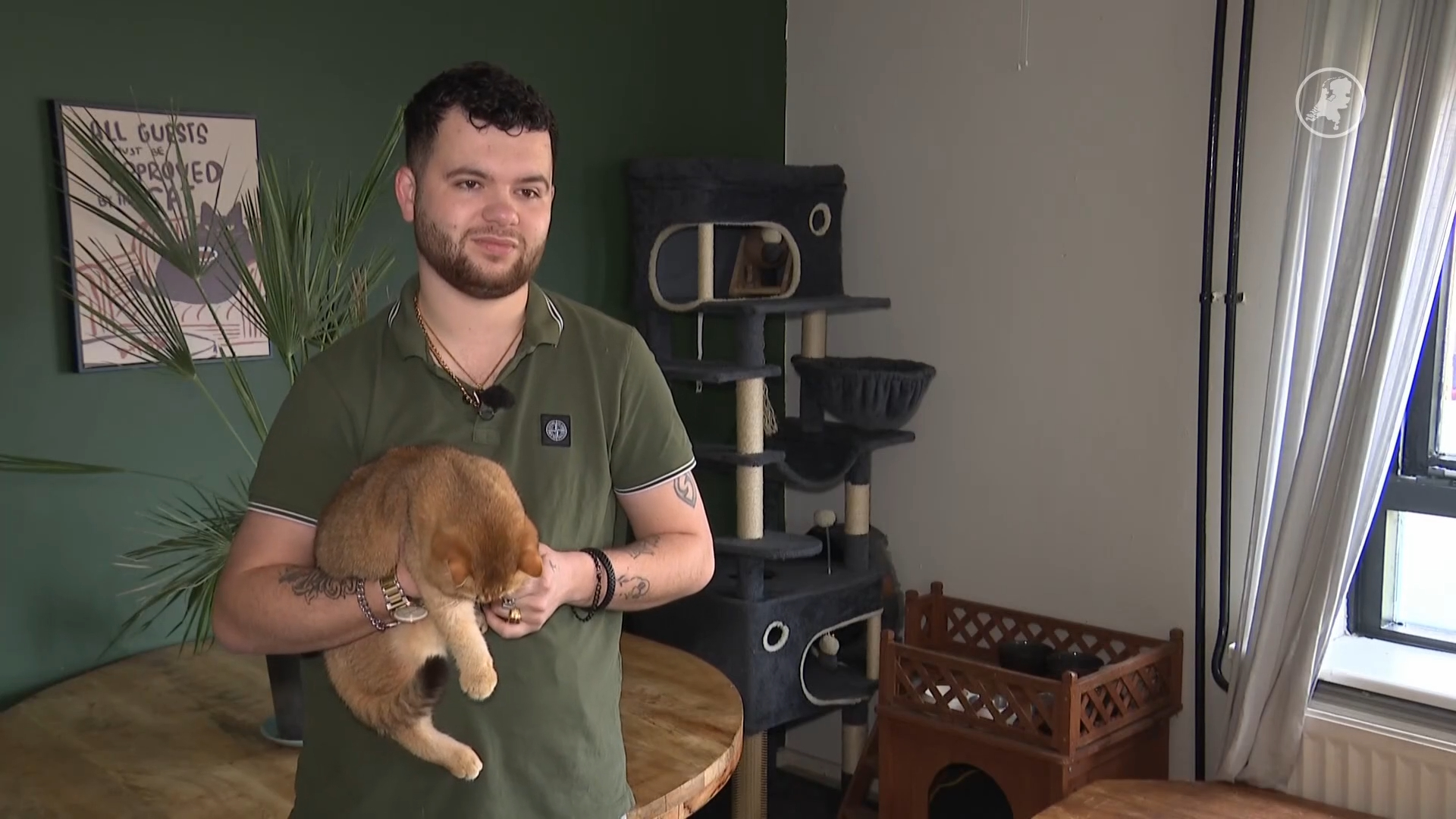 Mike (23) kon eindelijk verhuizen, maar is nu al ziek van de schimmel