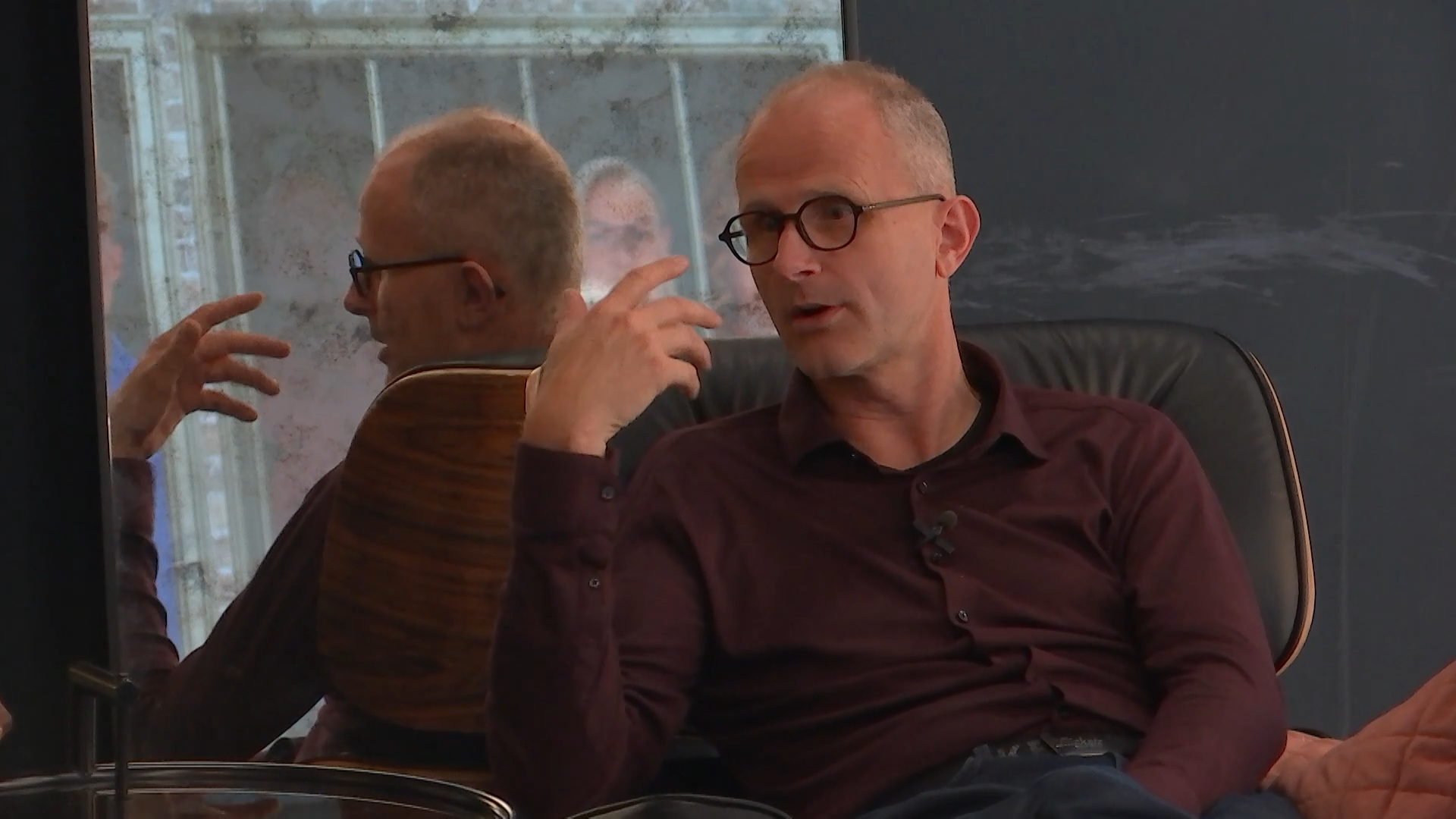 De Bondgenoten: Erik vertelt Fatima over zijn autisme