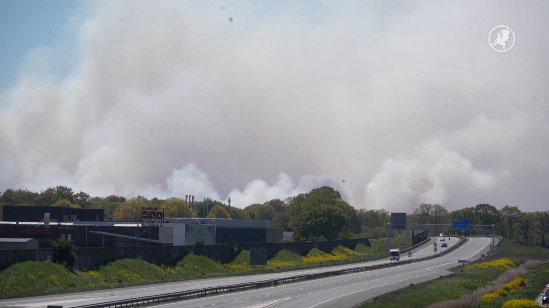 A28 afgesloten door grote natuurbrand bij 't Harde