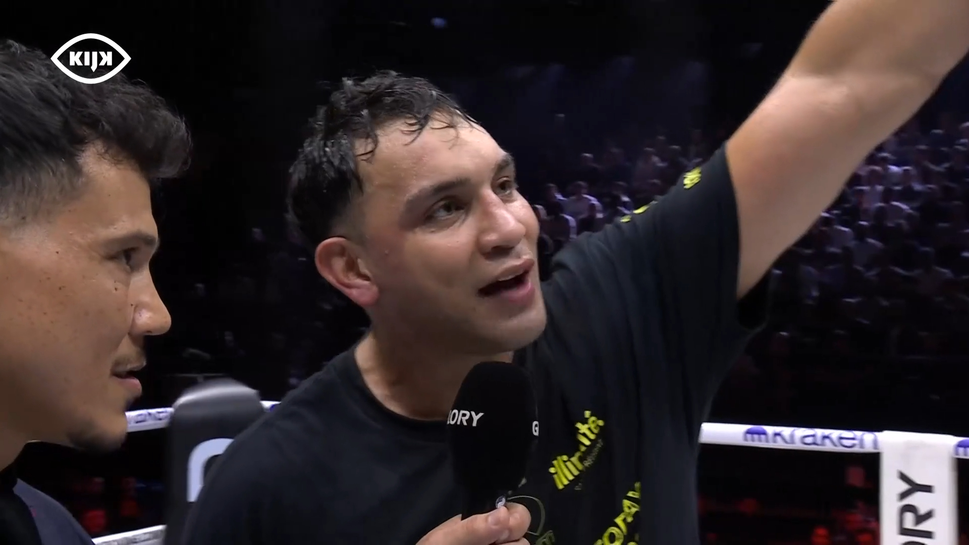 Nidal Bchiri zweept het publiek op na zijn overwinning bij GLORY 110!