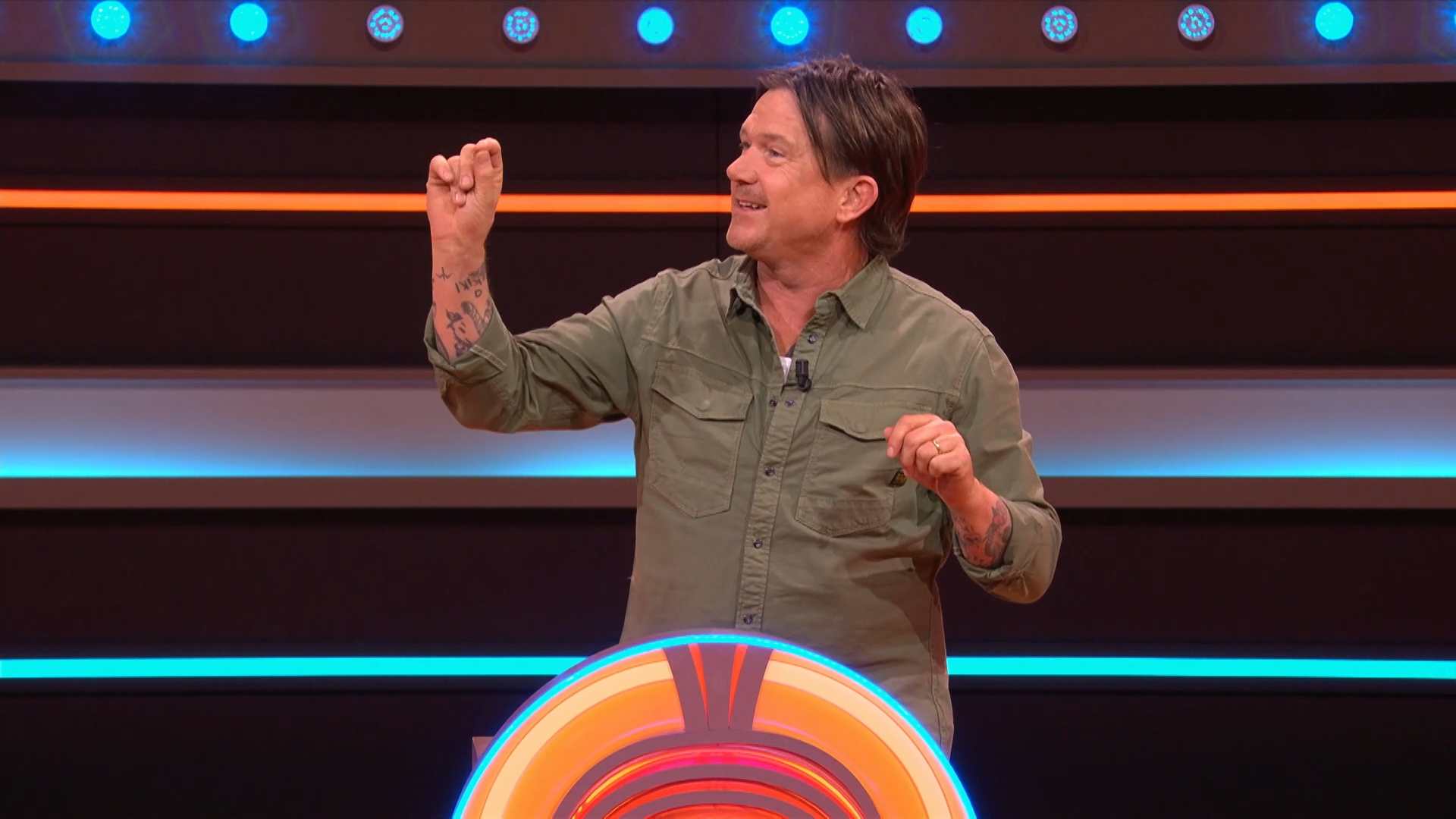 Johnny de Mol wordt onderbroken door André Hazes jr.