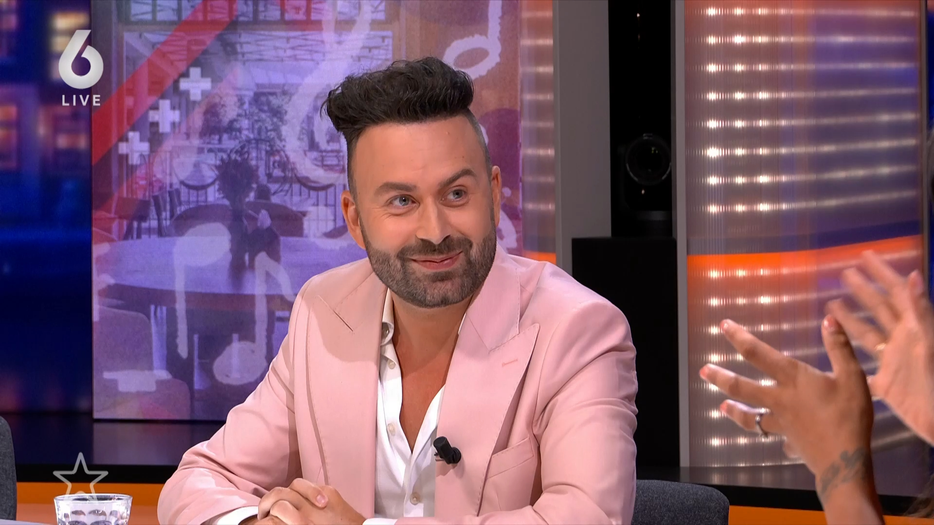 Zanger Menzo Kortland over viraal moment: 'Werd wakker met 3,5 miljoen views'