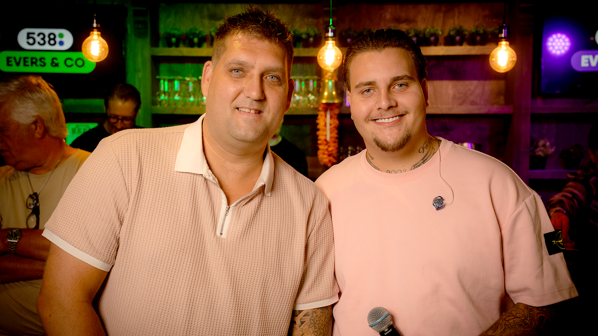 Andy Van der Leek &amp; John Zoet - Moe Van De Malibu bij Evers &amp; co.