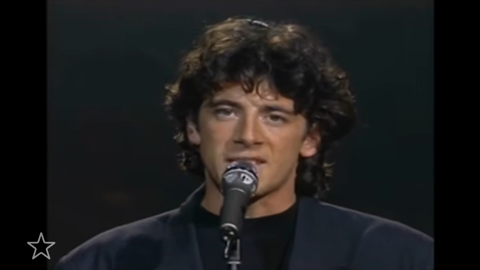 Franse zanger Patrick Bruel opgepakt na heftige beschuldigingen