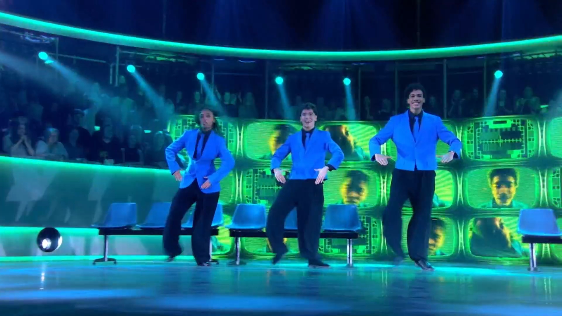 Djunelle, Damiano &amp; Joshua knallen op het podium | Finaleshow