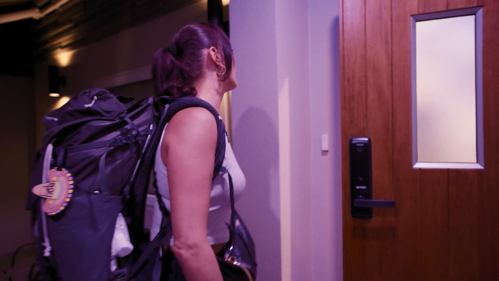 Kim regelt voor haar team een slaapplek