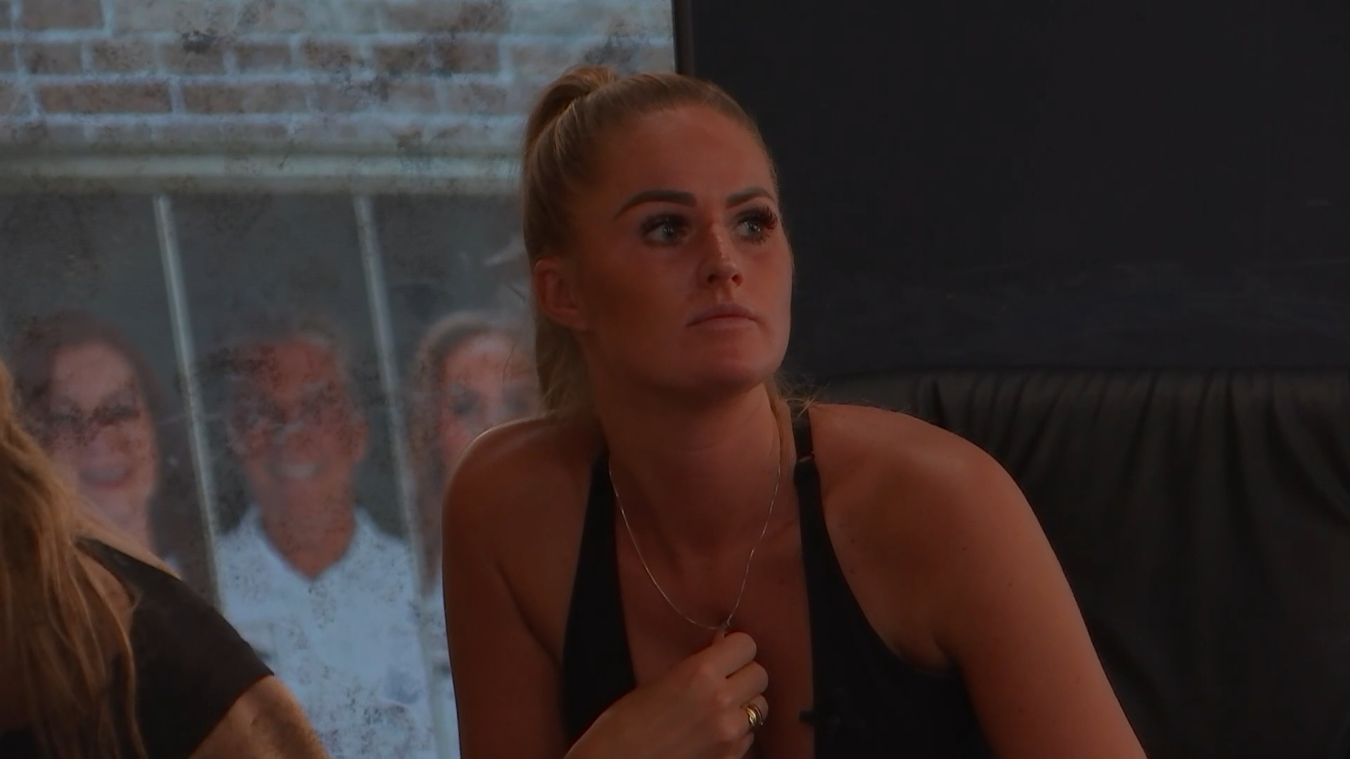 De Bondgenoten: Erik gooit zijn hengel uit naar Kim!