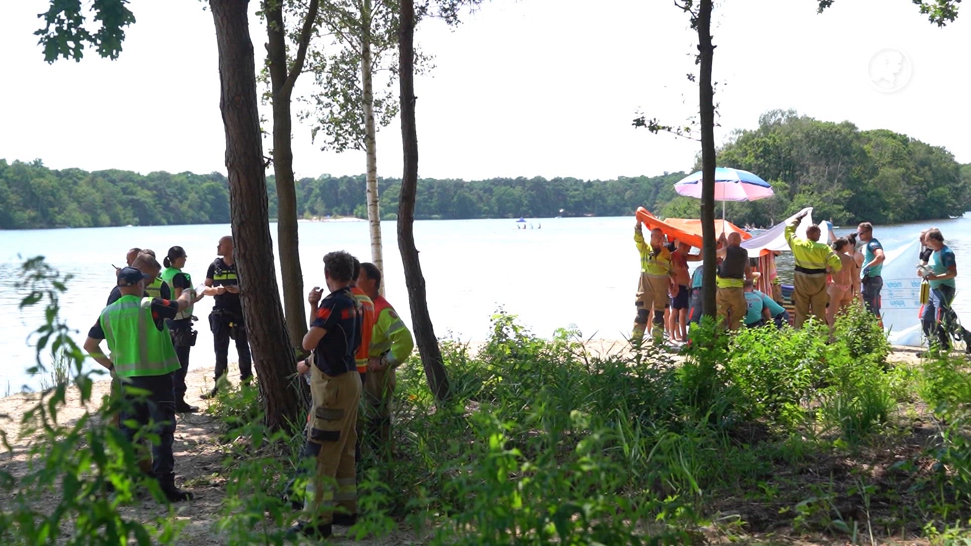 Zwemmers redden man uit water recreatieplas Vught