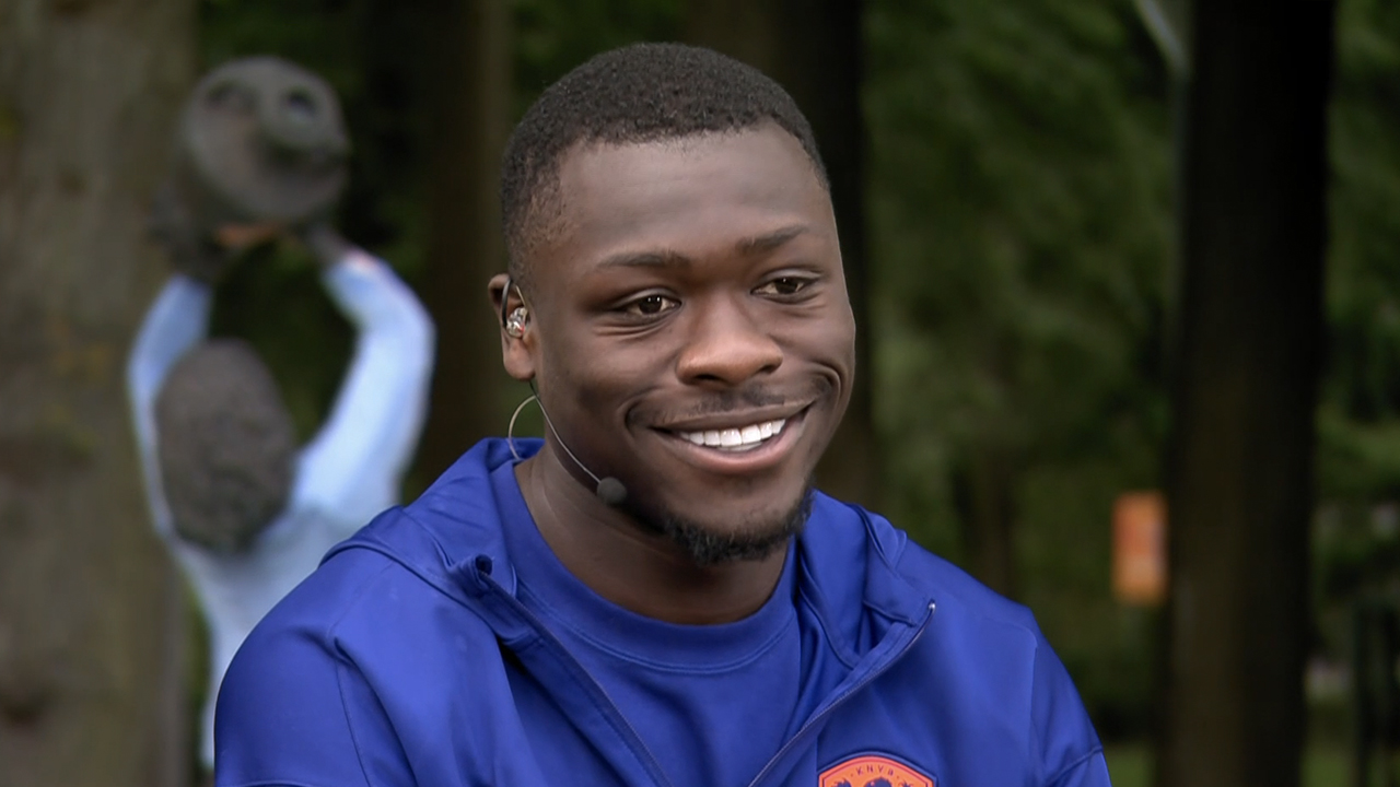 Brobbey kiest favoriete Oranje-spits: 'Hij was natuurlijk ook mijn mentor bij Ajax!'