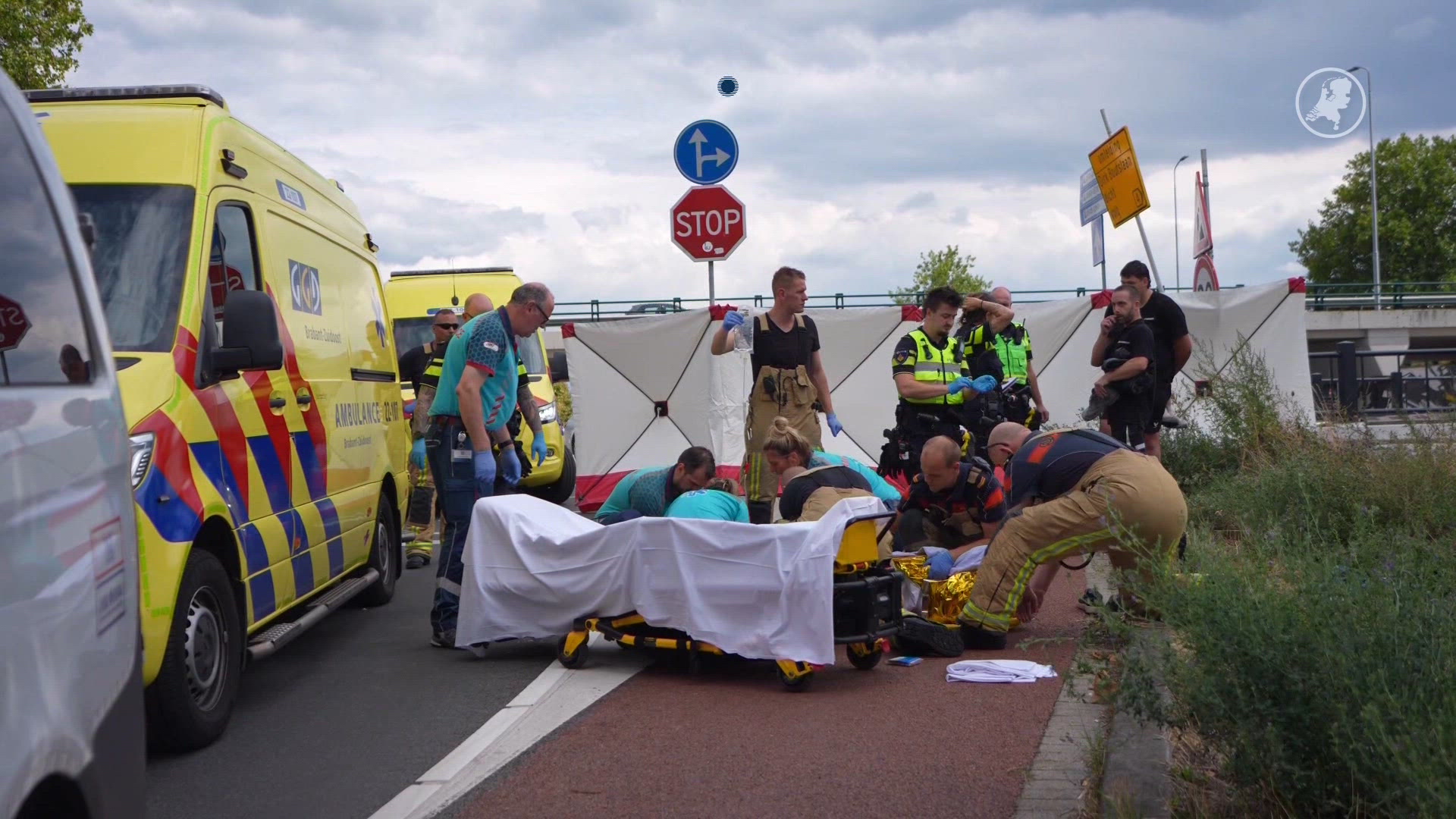 Man (71) uit het water gered door twee oplettende bouwvakkers