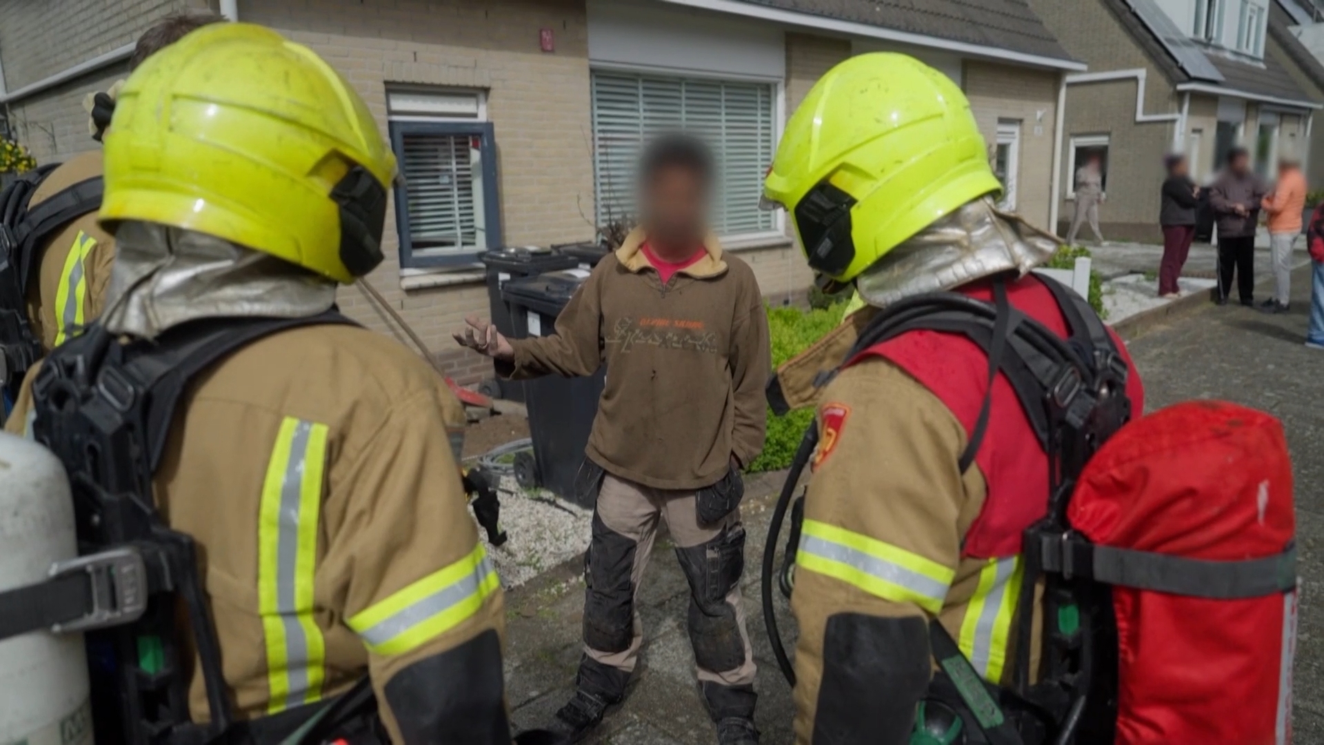 Giftige rook verspreidt zich door woning na kortsluiting