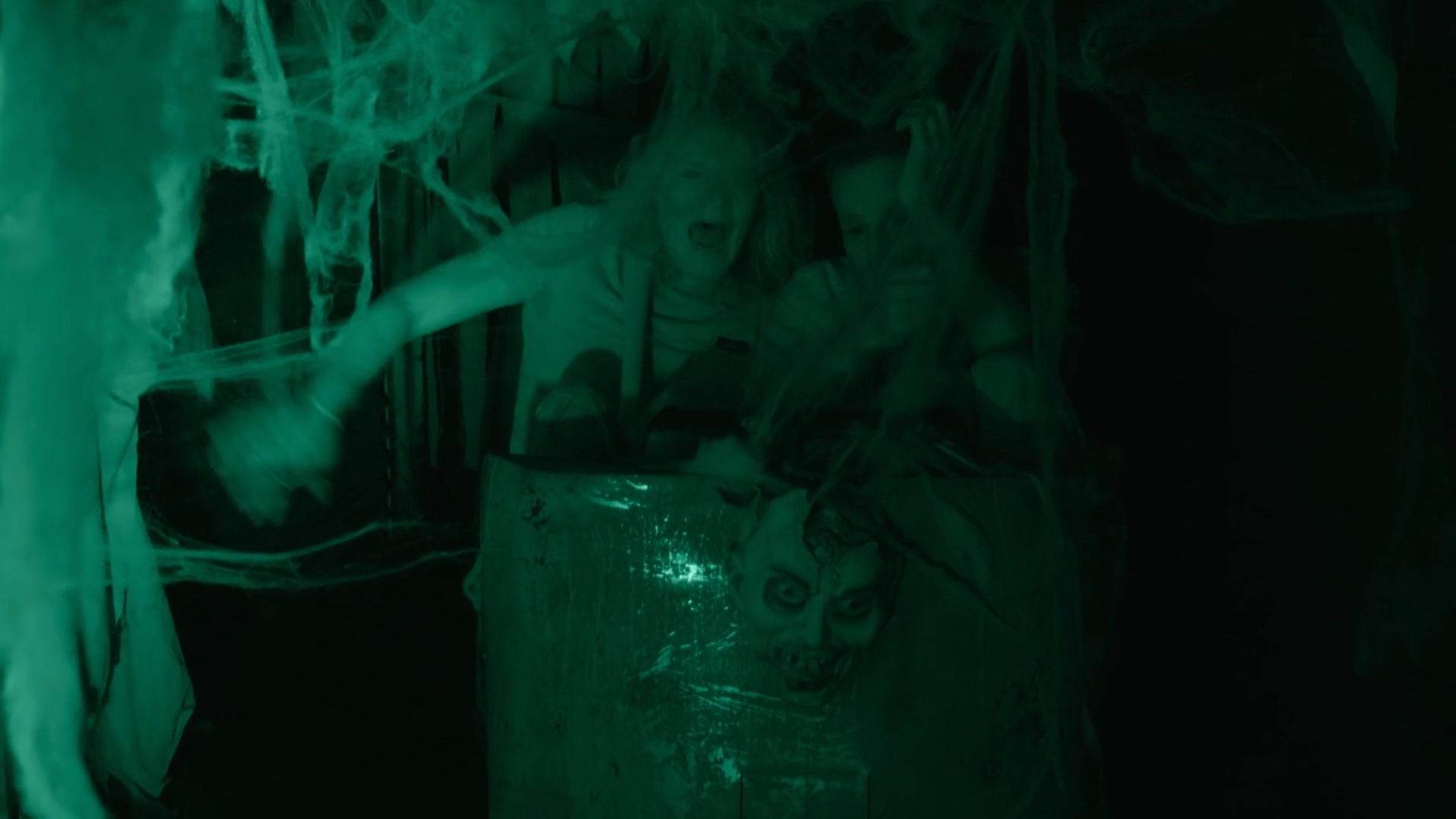 Giel en Tygo DOODSBANG in HORRORHUIS!