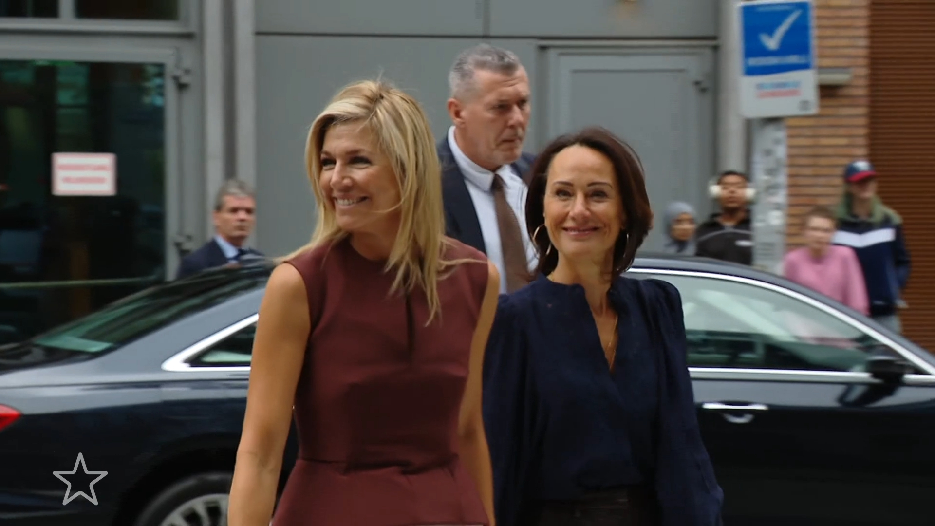 Koningin Máxima brengt een bezoekje aan het HEMA-kantoor