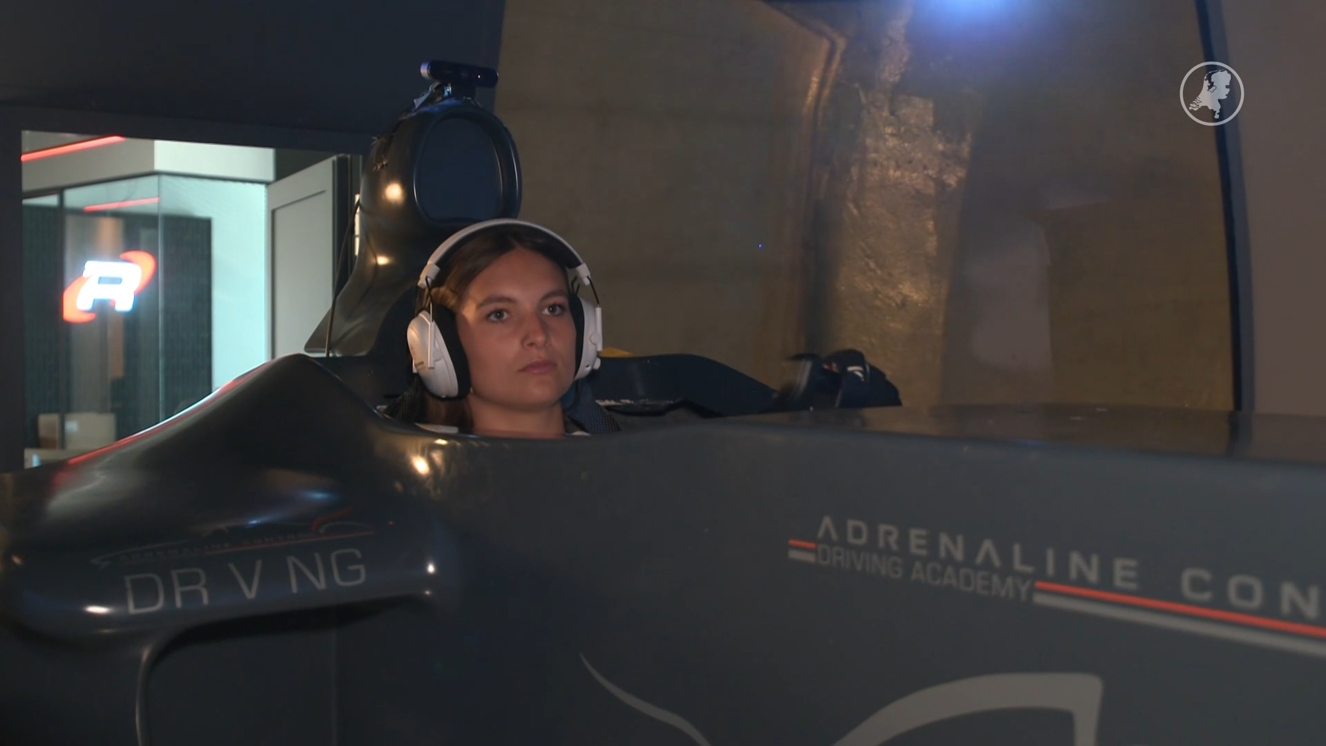 Esmee rijdt F1 voor de vrouwen en moet straks haar thuisrace missen