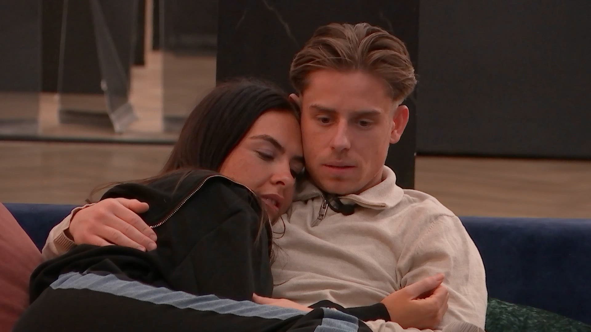 De Bondgenoten: Robert en Roxy zijn blij na het familiebezoek