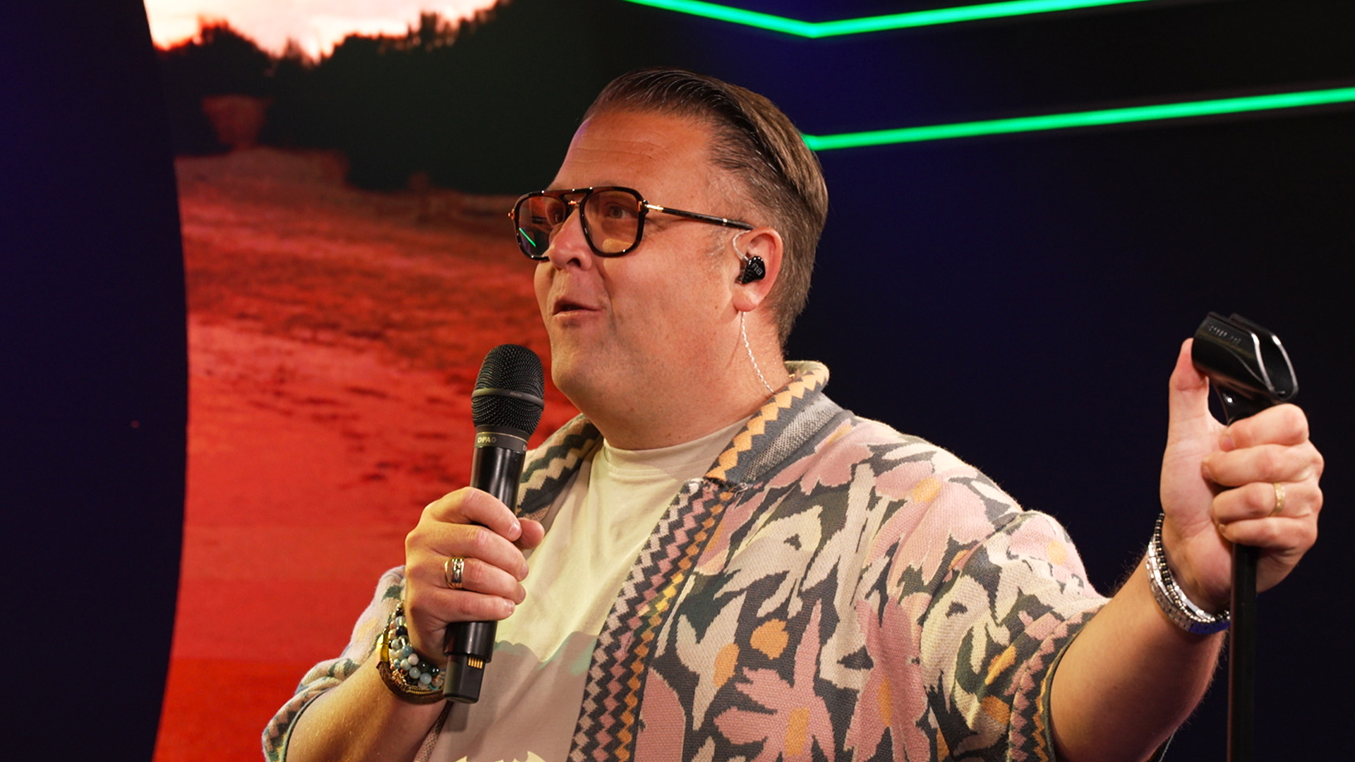Rutger van Barneveld scoort nummer 1-hit met Zwoele Zomernachten