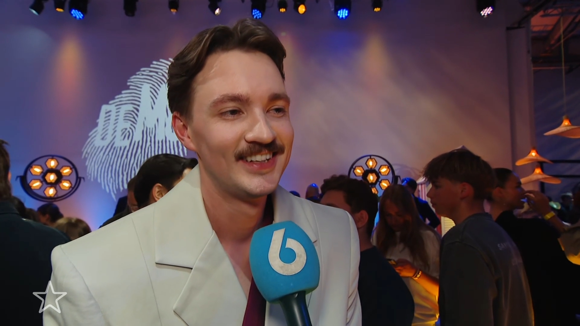 Shownieuws: Bram Krikke doneert deel van prijzengeld na 'smoes' in Wie is  de Mol?