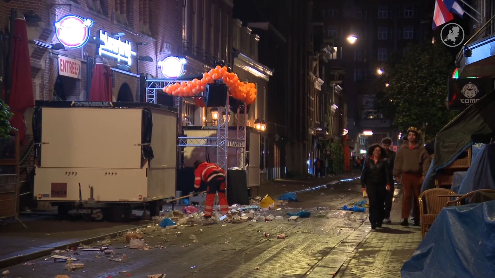 Schoonmakers Amsterdam nacht doorgewerkt om stad weer schoon te krijgen
