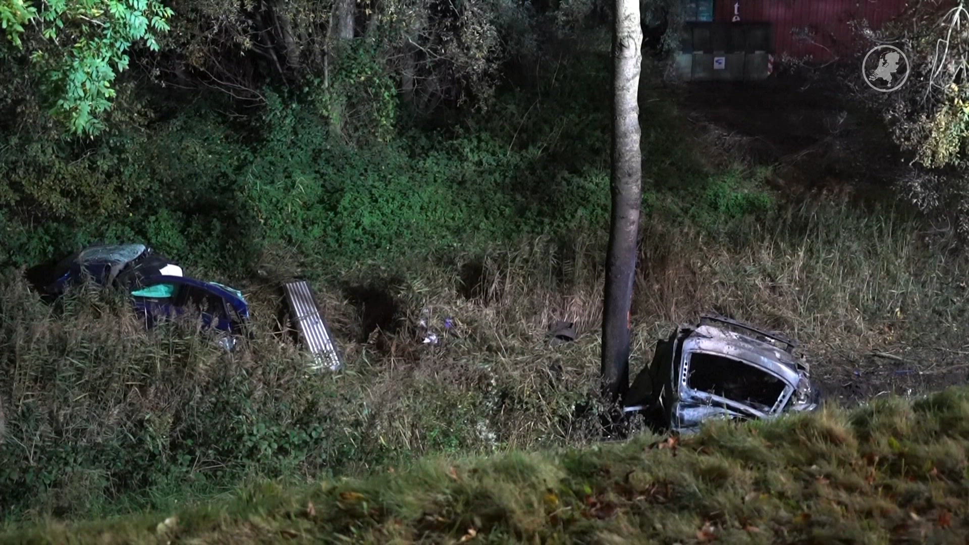 Auto door tweeën gesplitst na ernstig verkeersongeval in Lunteren