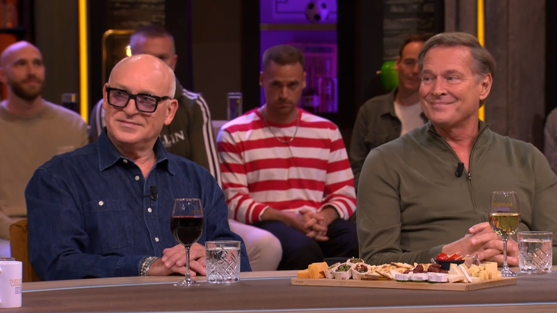 Giel de Winter duikt tijdens Waar de F*CK is STUK?! op bij Vandaag Inside!