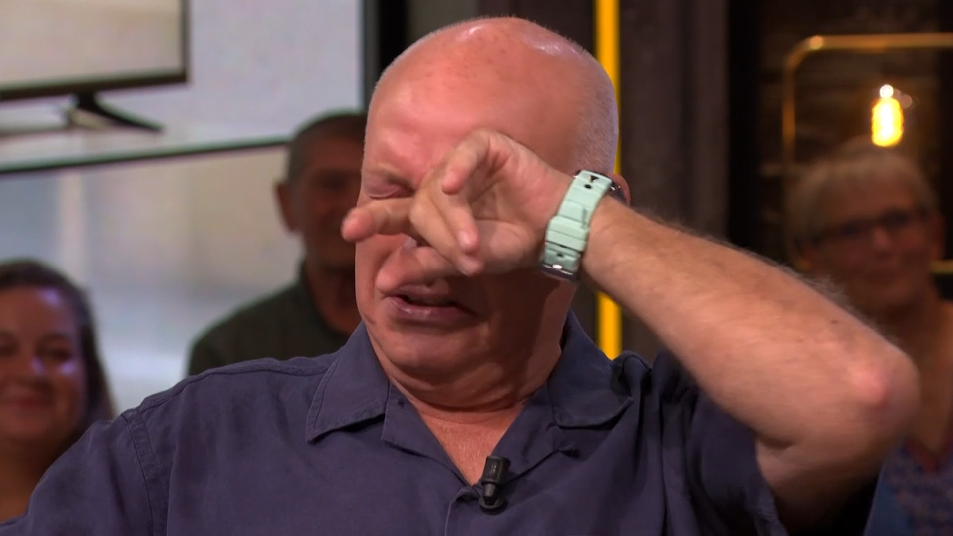 René van der Gijp 'barst in huilen uit' aan tafel bij Vandaag Inside: 'Gaat het, René?'