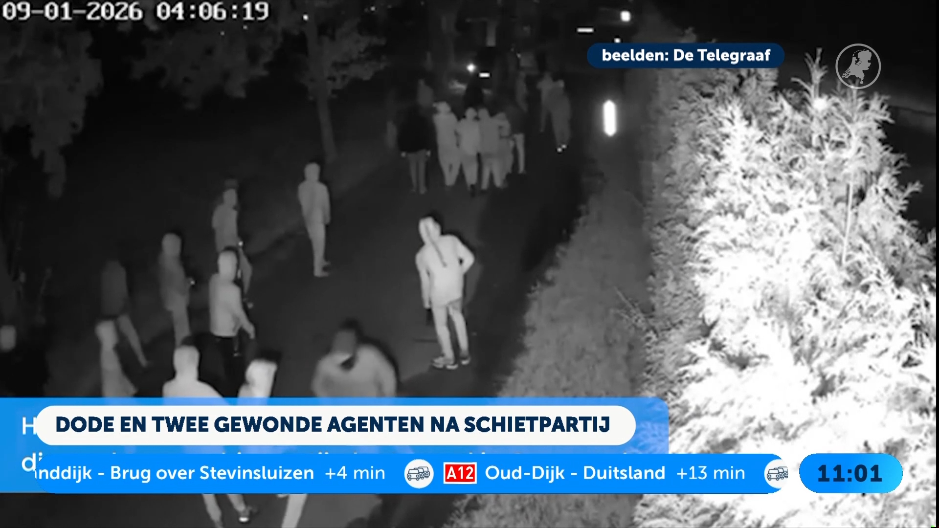 Beelden Telegraaf: grote groep mannen met wapens in Overasselt