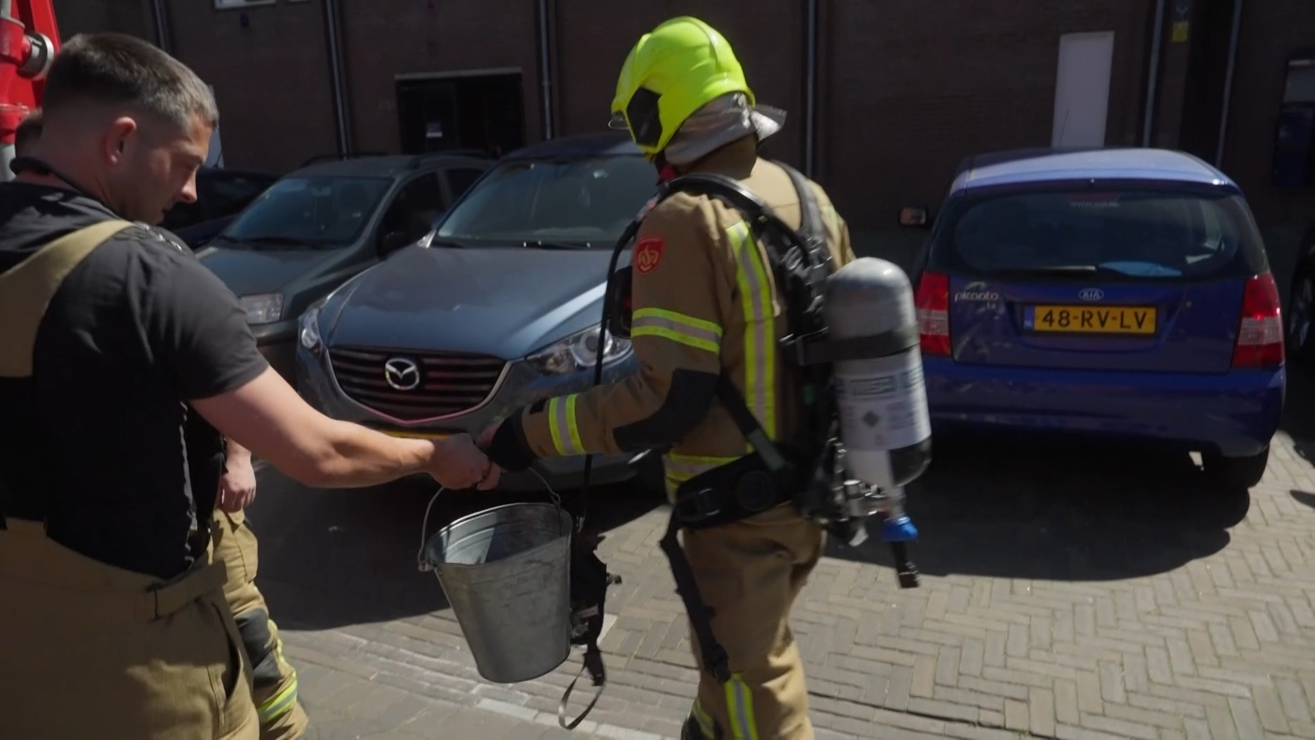 Brandweer lost melding op met één emmertje water