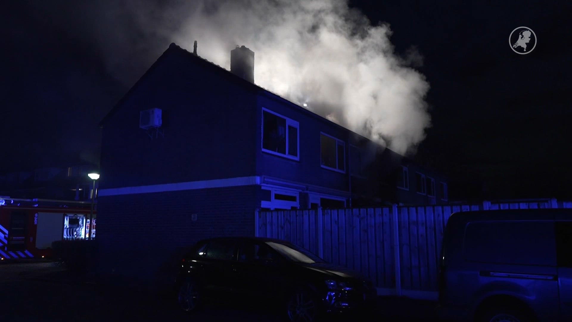 Gewonde bij grote woningbrand Rockanje, meerdere huizen vol rook