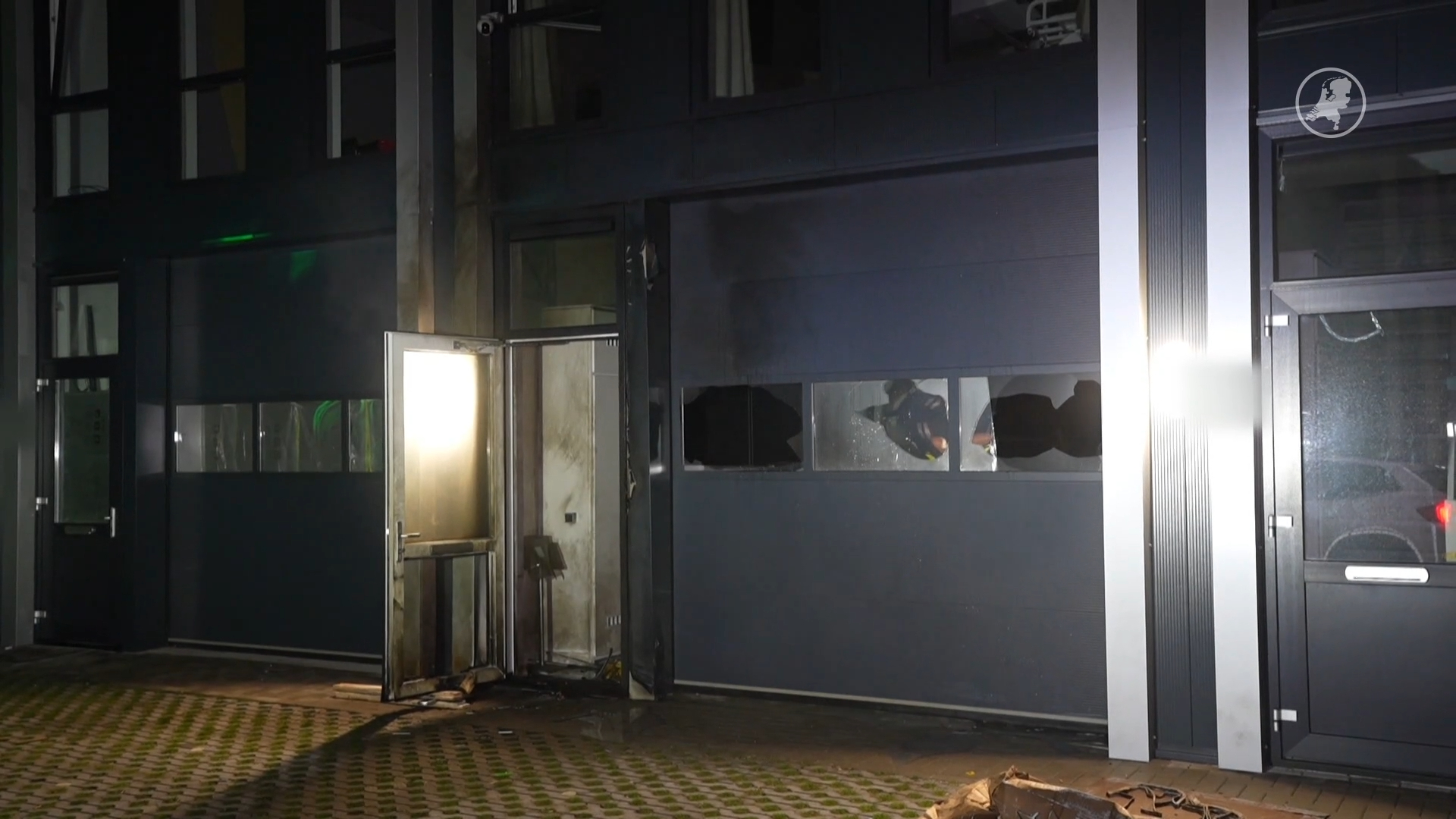 Explosie veroorzaakt fikse schade aan nieuw bedrijfspand in Arnhem.