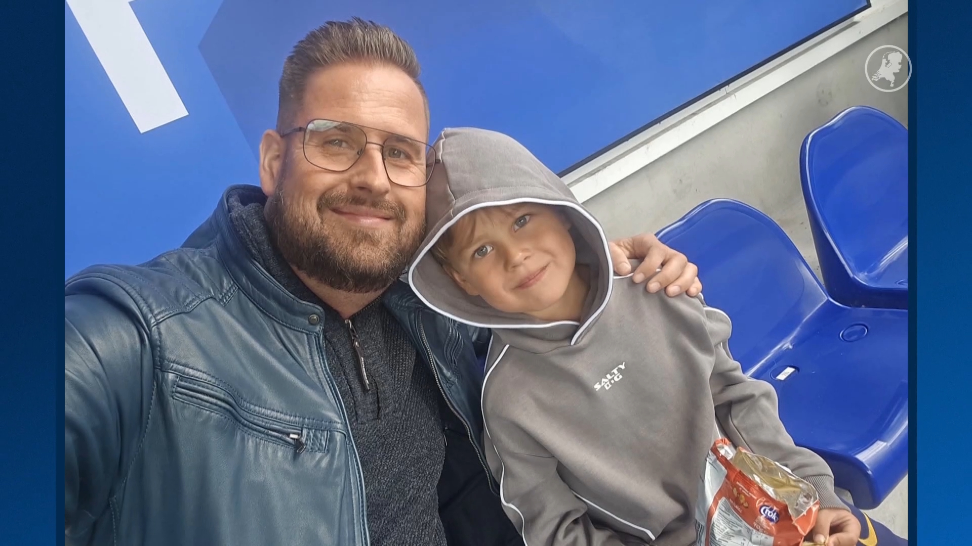 Ernst-Jan beschermt zoontje (6) voor vuurwerk bij Cambuur: 'Stevig tegen me aangedrukt'