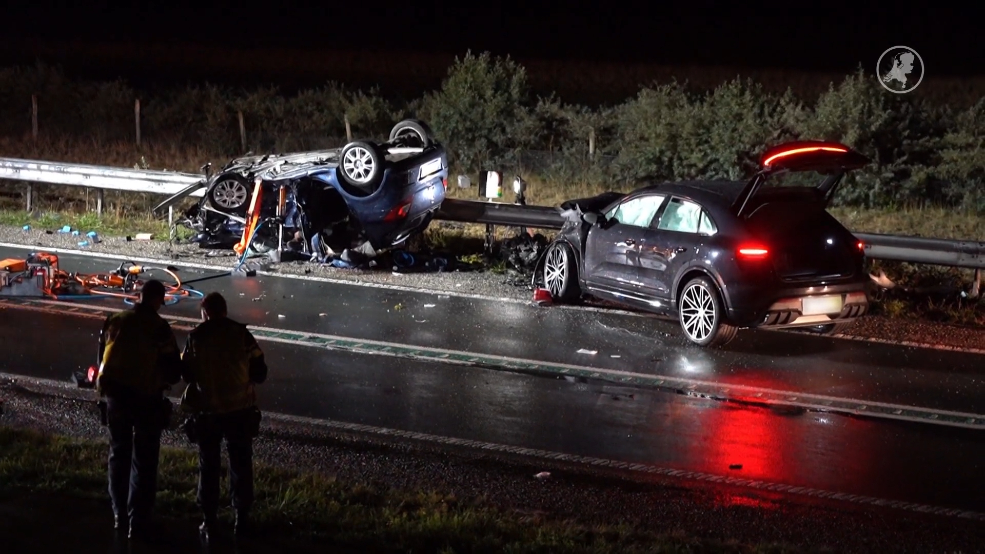 Drie doden bij ongeluk met twee auto's op Markerwaarddijk