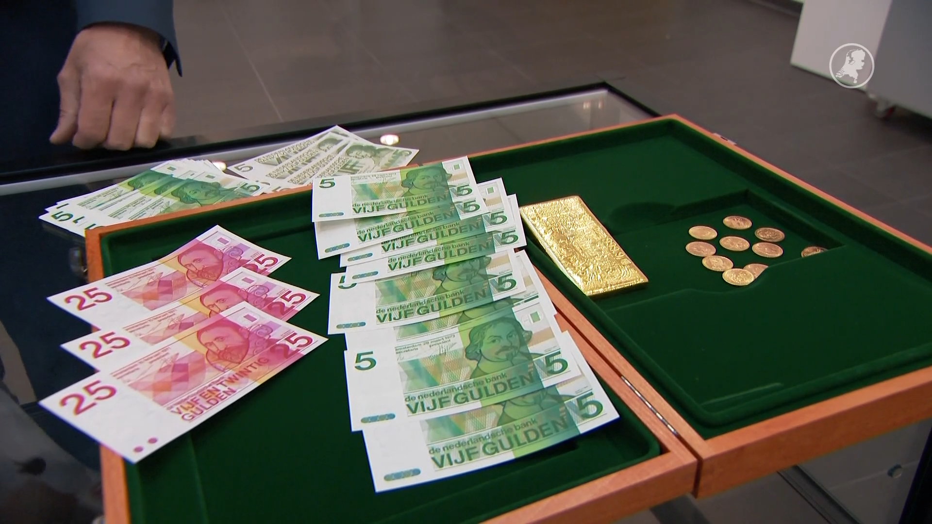 Bankbiljettentaxateur legt uit hoeveel je oude briefjes waard kunnen zijn