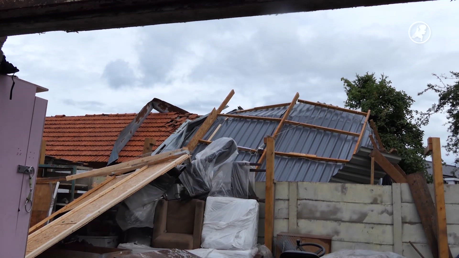 Tornado trekt over Twente en laat spoor van vernieling achter