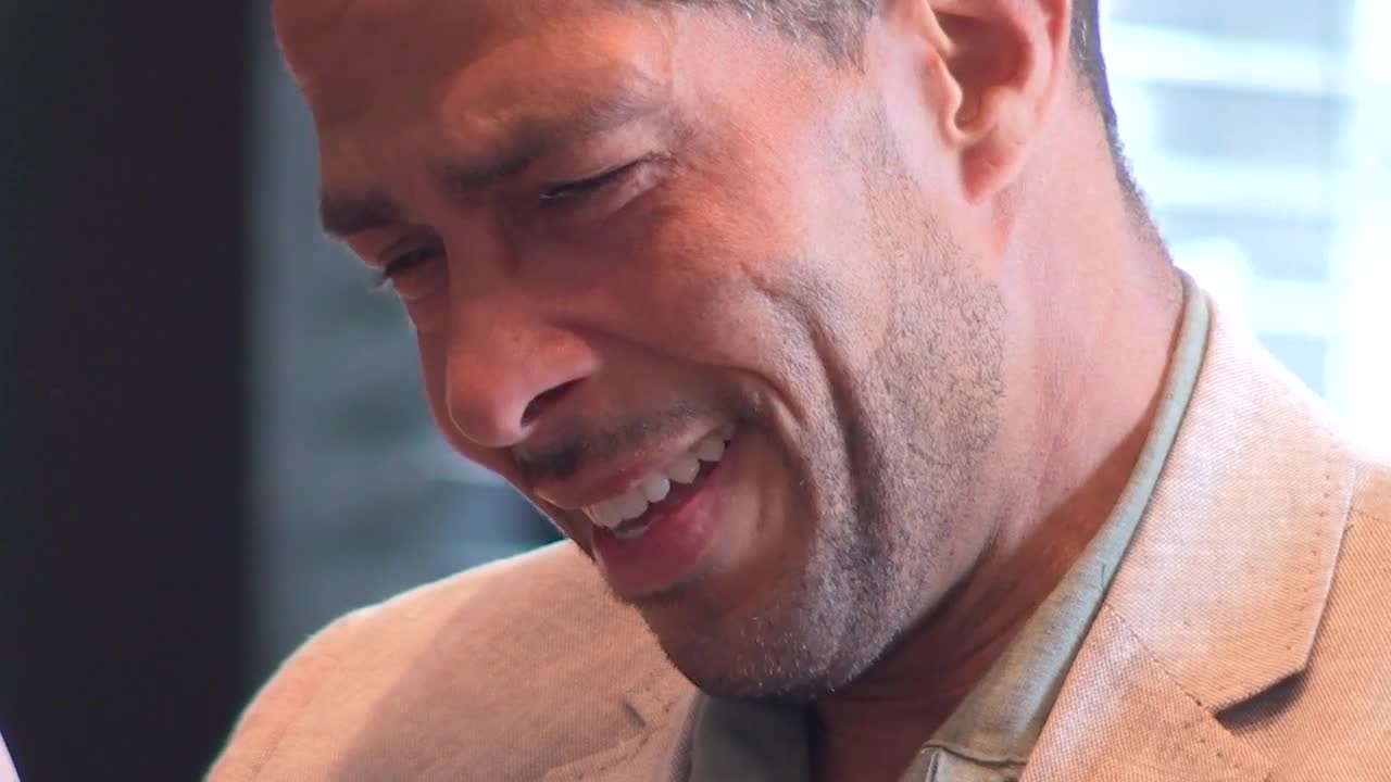 De Bondgenoten: Eduardo neemt emotioneel afscheid van de groep gemist?  Bekijk hier het fragment - kijk.nl