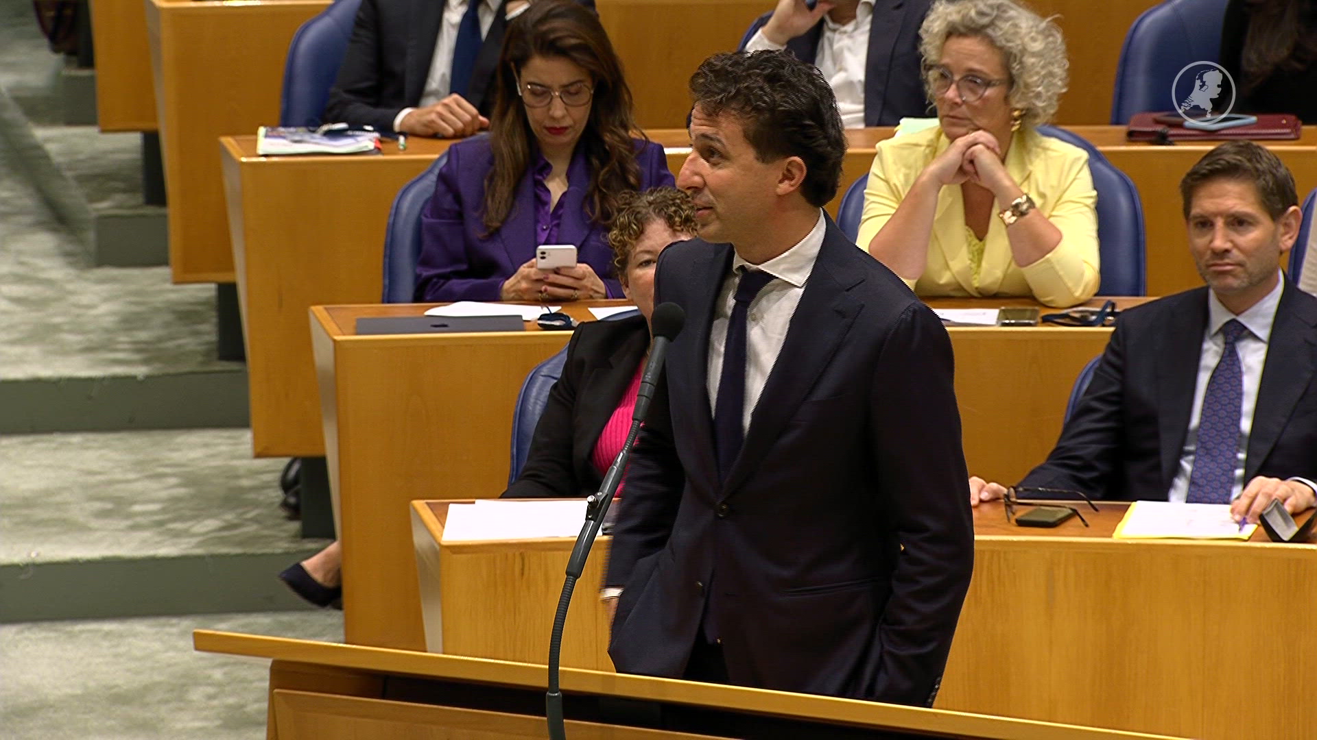 Jetten wil nog geen keuze maken tussen links of rechts