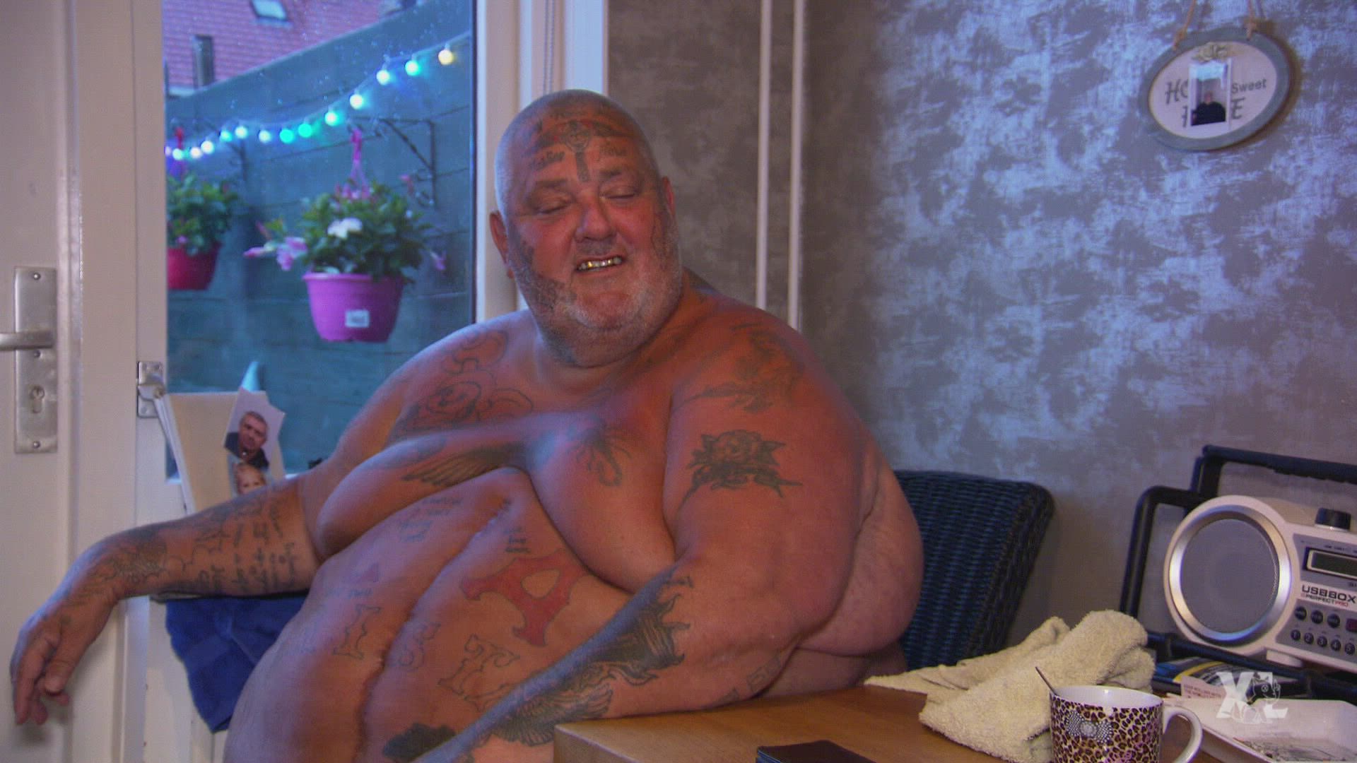 Man Bijt Hond XL