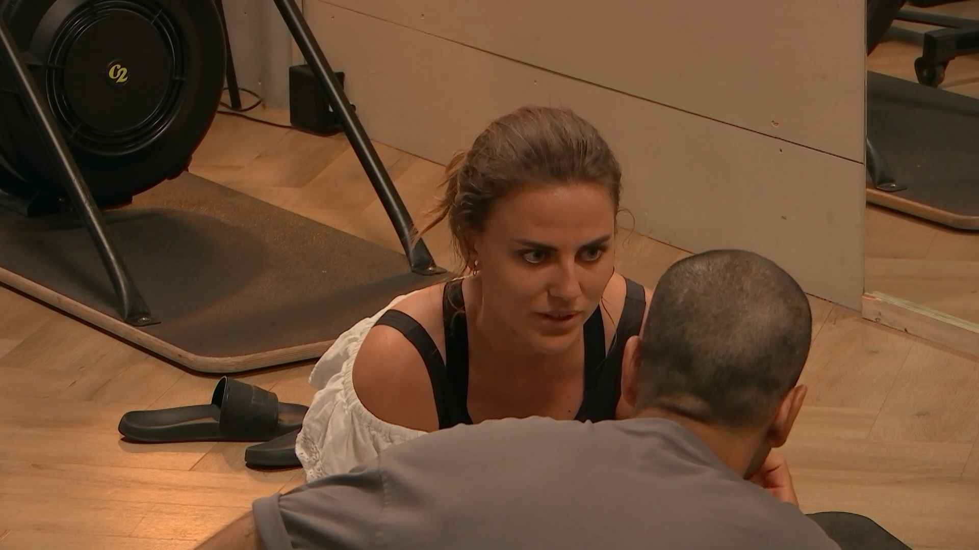 Simone waarschuwt Sayf voor Ian