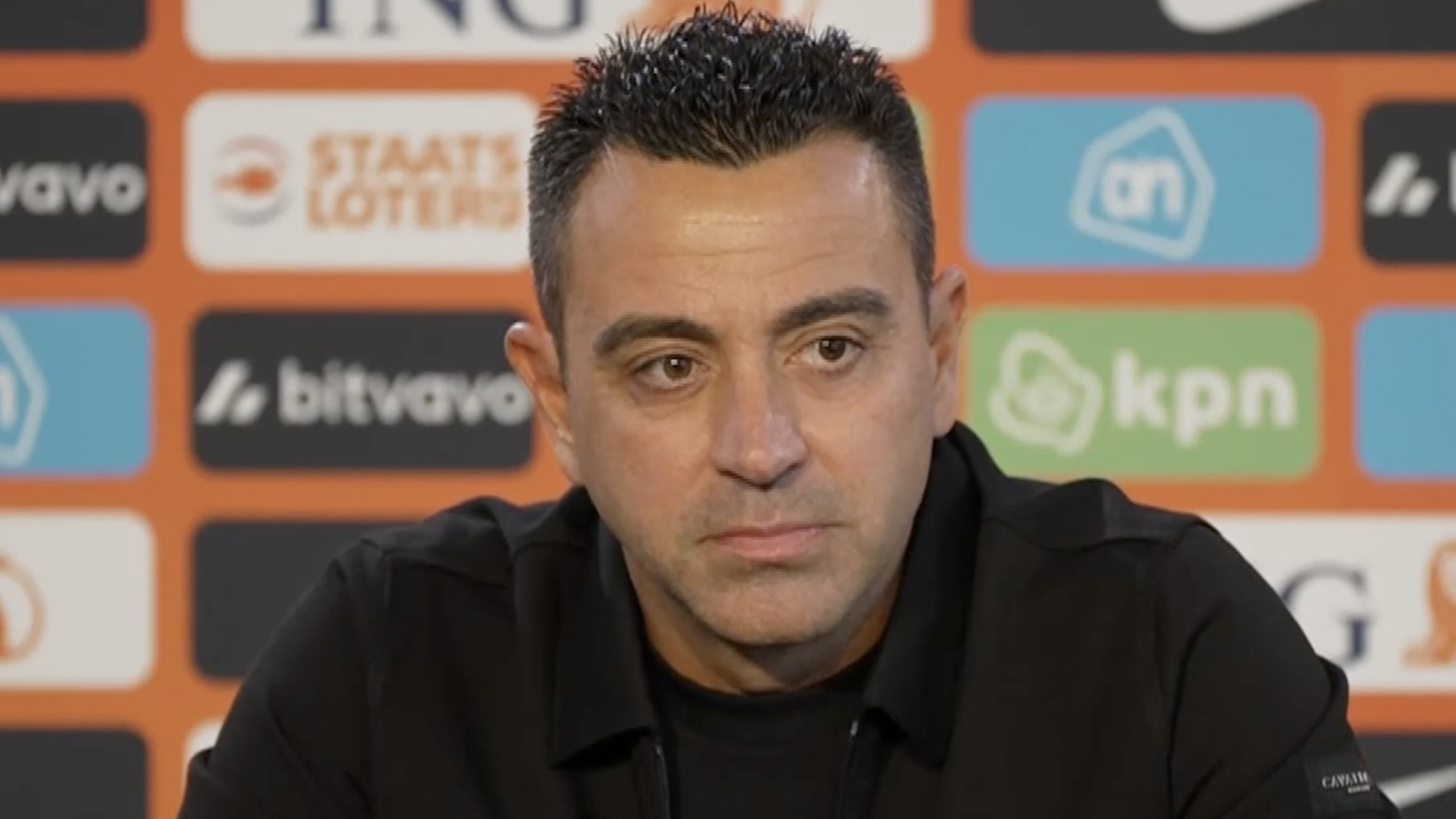 Is het voor Xavi Hernández een optie om met Oranje met vijf verdedigers te spelen?