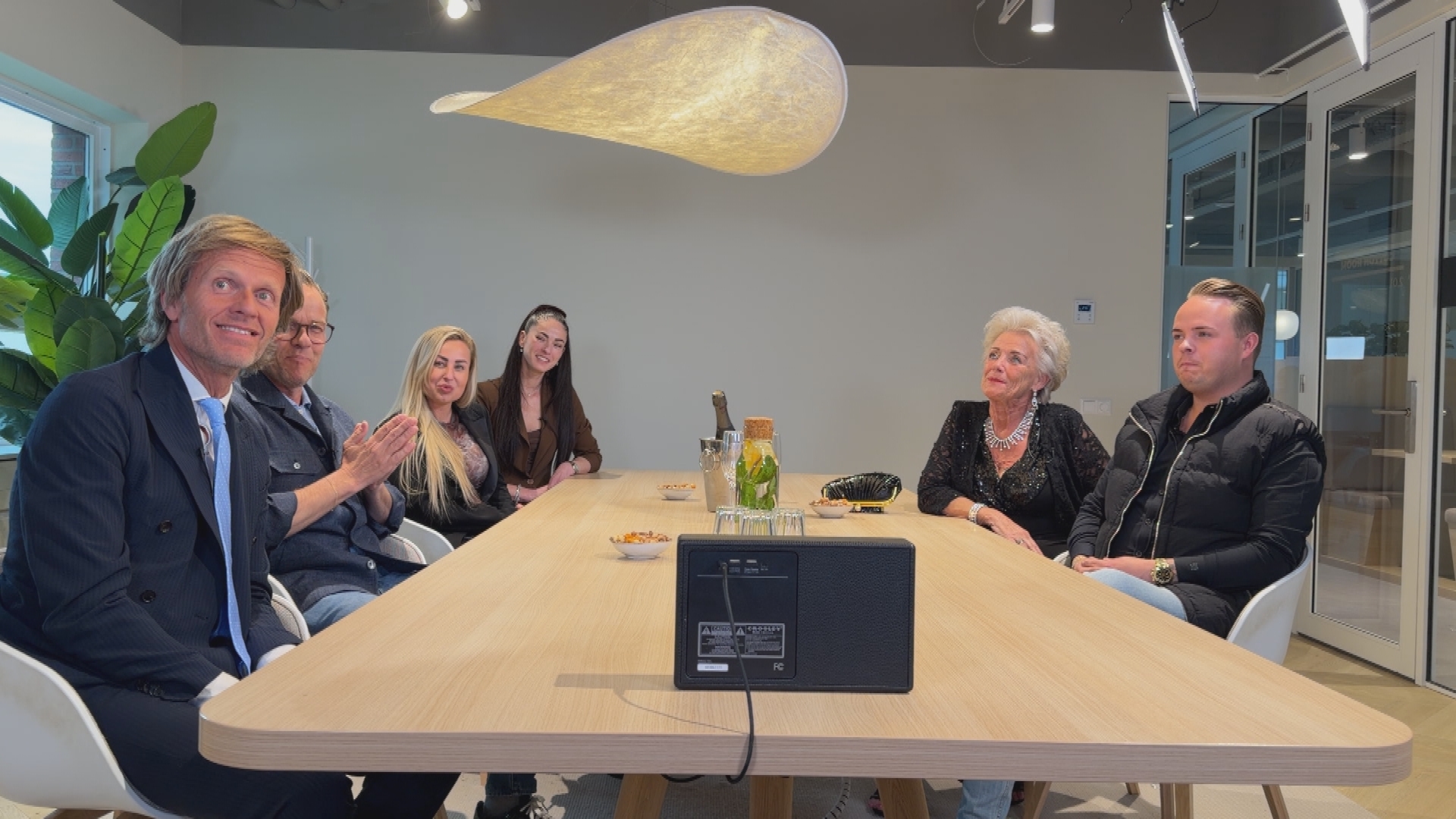 Klik hier om The Moneymakers van 1 juni te bekijken.