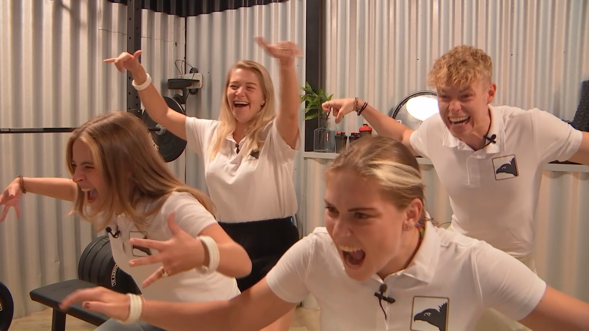 De Bondgenoten: De Gieren oefenen hun strijdkreet