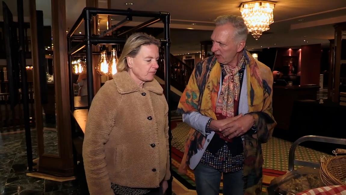 Chateau Meiland: Hysterische fandag loopt bijna uit de hand! gemist? Bekijk  hier het fragment - kijk.nl