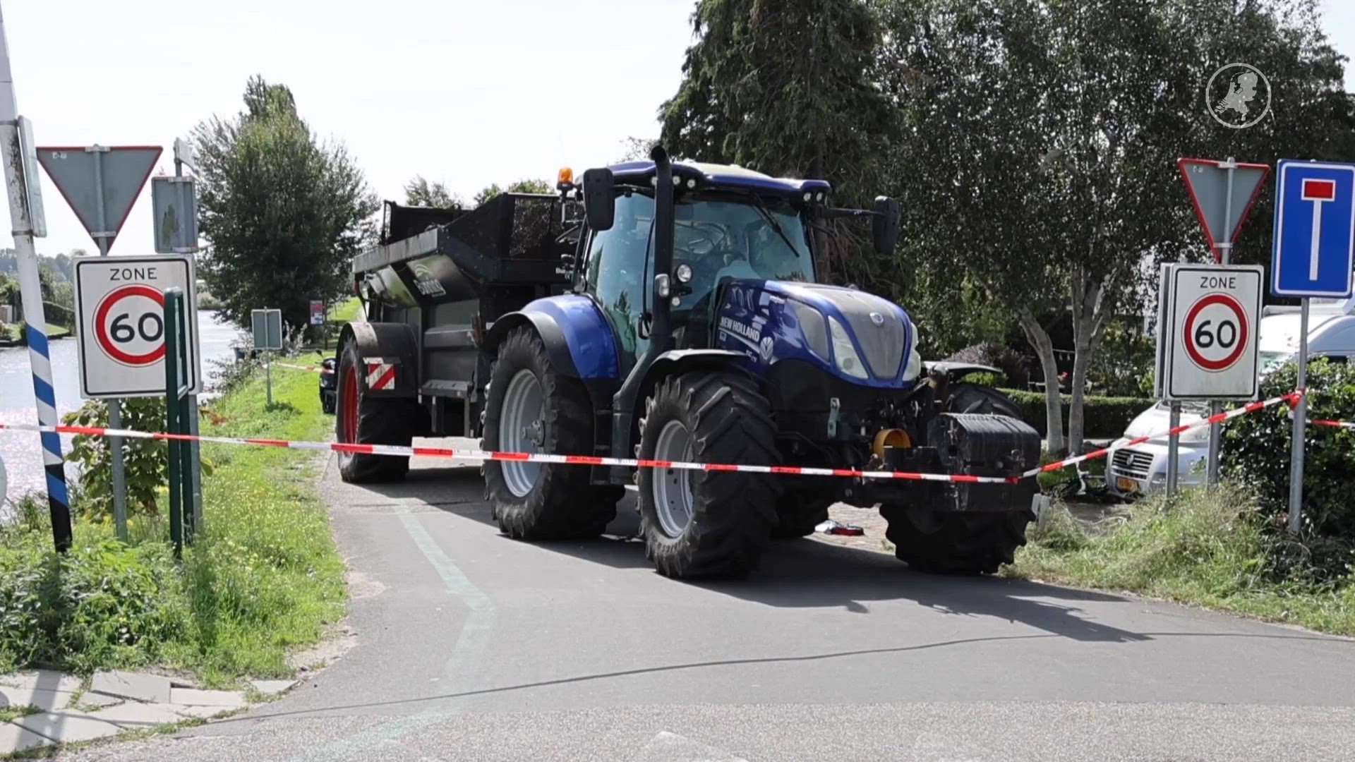 Fietser (66) overleden bij botsing met tractor bij Hillegom