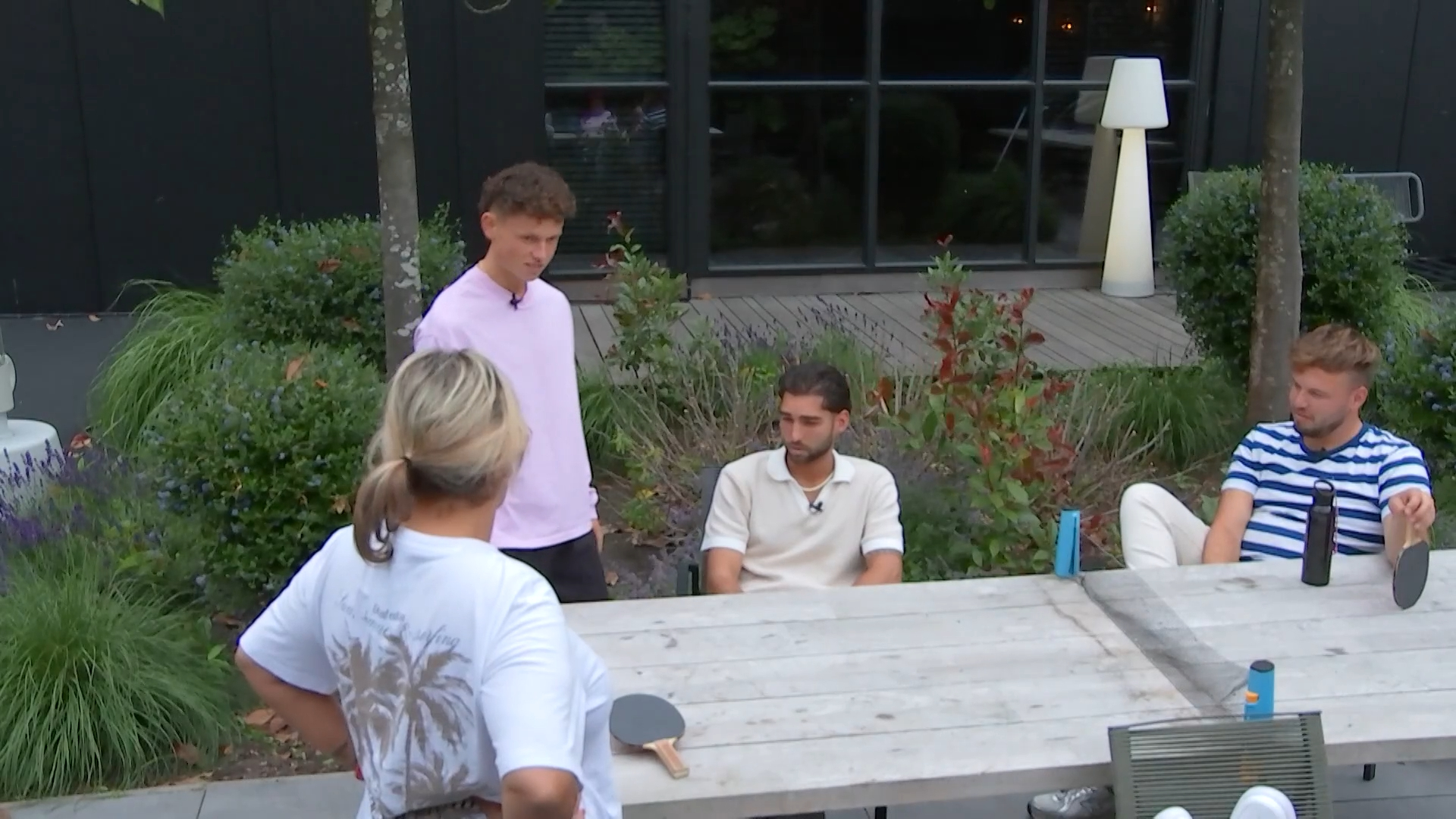 Ricky heeft nog niet te behoefte om te praten