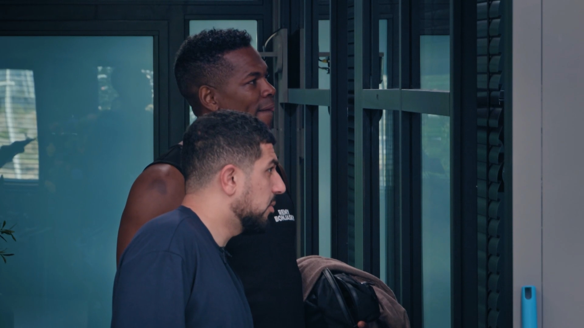 Het zwaard van Damocles: Het zwaard van Damocles: wie kun je nog vertrouwen?