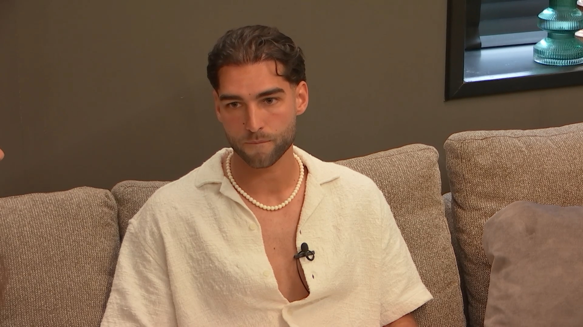 Ricky trekt zich niet zoveel aan van Noah en Salar