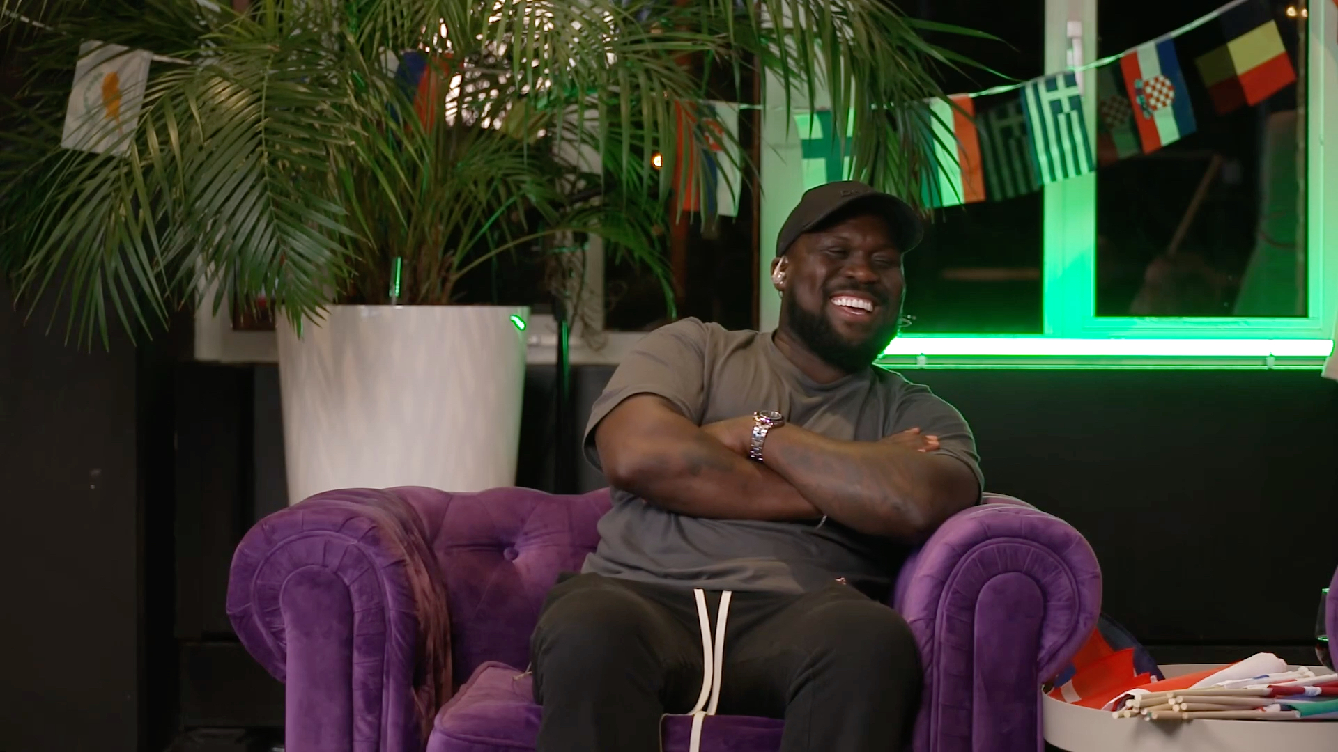 Andy herkent Royston Drenthe op het Songfestival: 'Hoe kan dat nou?'