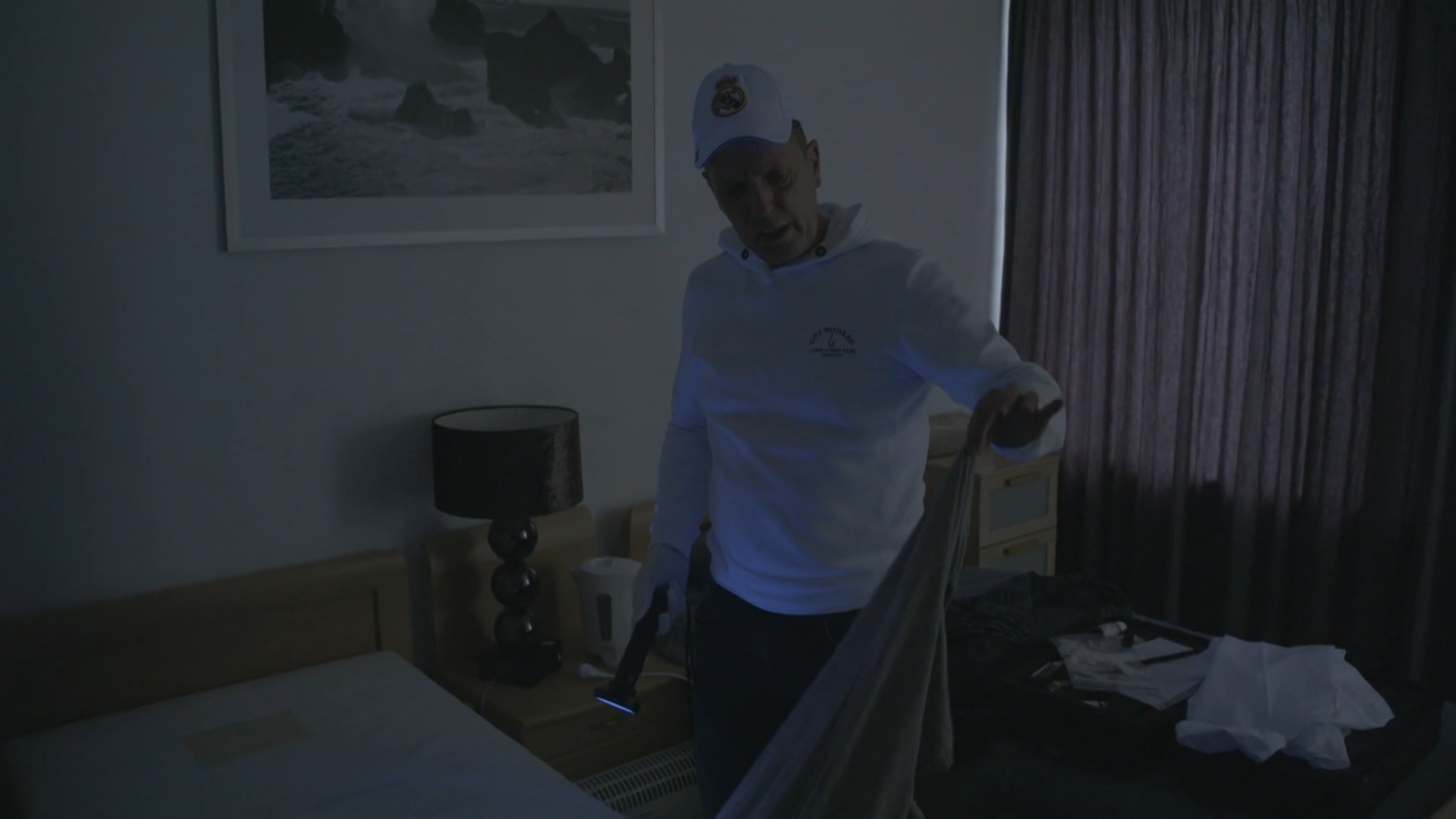 Rob Geus walgt van smerige kamer: 'Eén vieze bende'