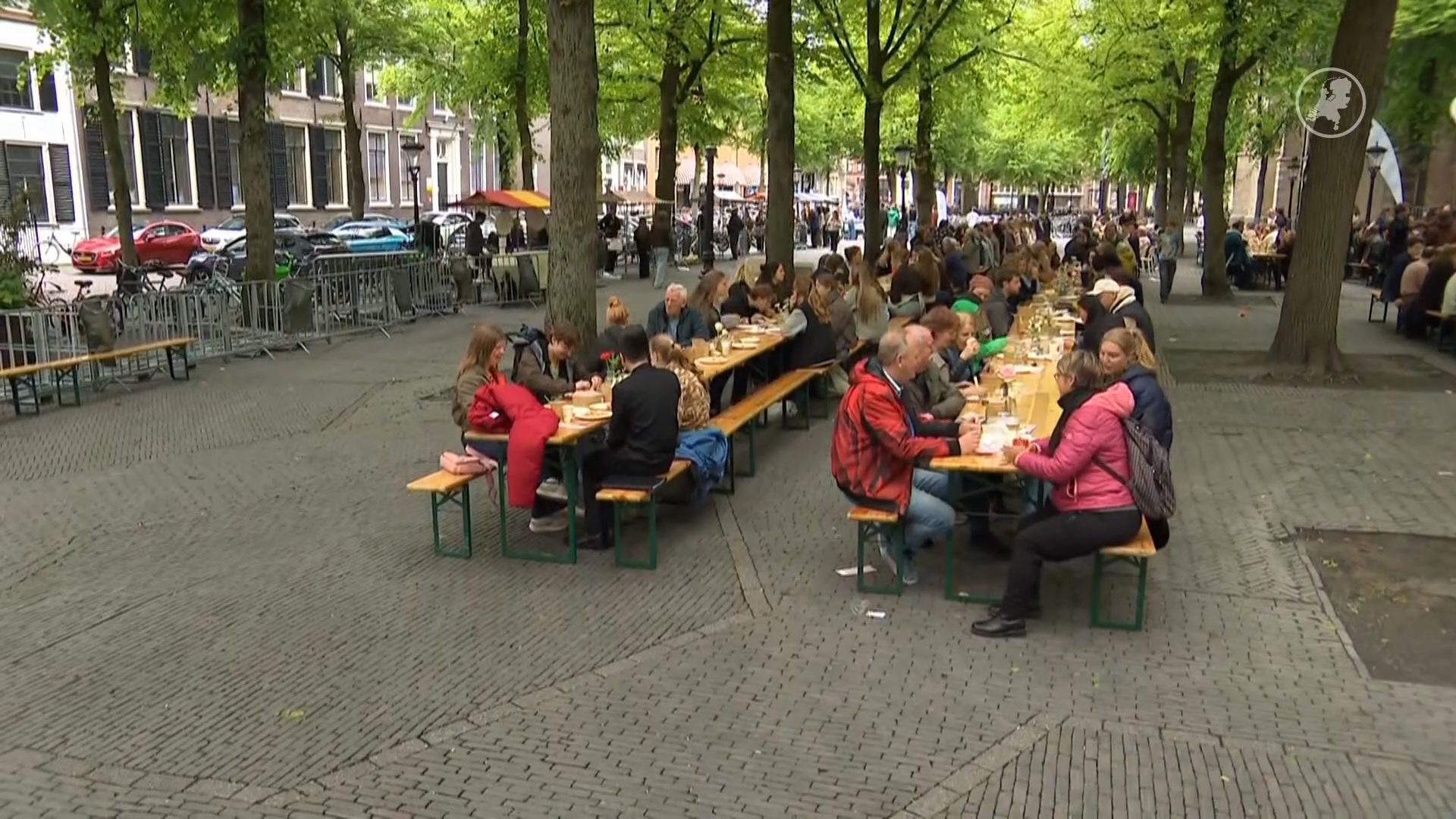 Studentenvereniging in Utrecht regelen een gratis diner voor stadsbewoners