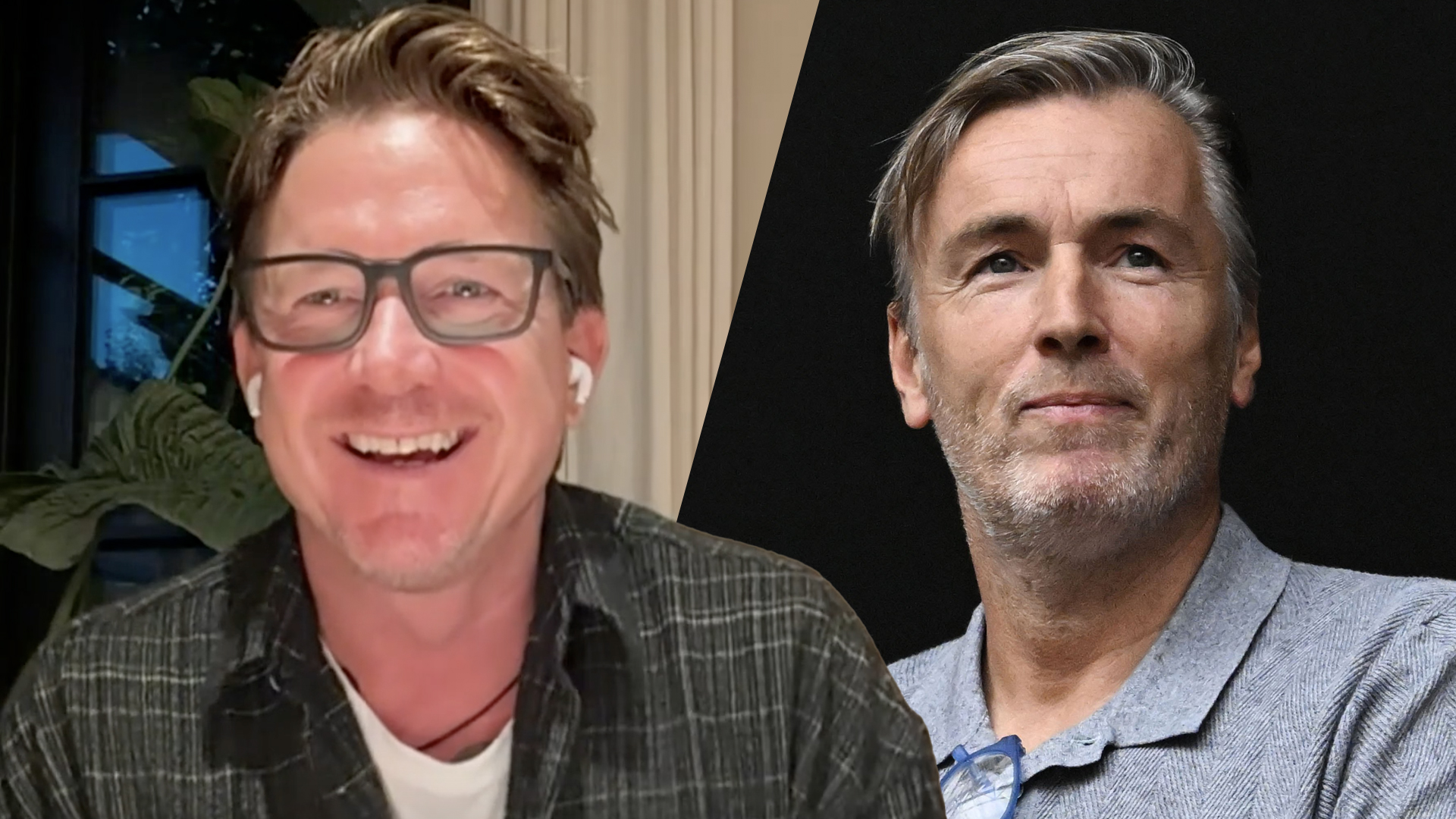 Presentator Johnny de Mol en analist Richard Witschge donderdag te zien bij duel Sion-Ajax op KIJK